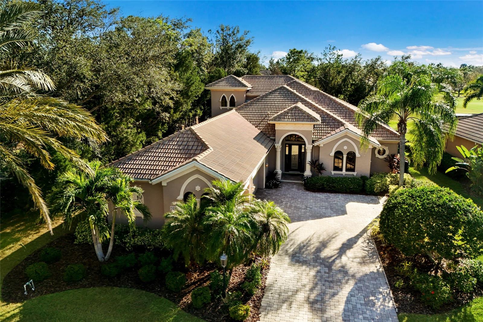 Single Family Residence in LAKEWOOD RANCH, FL - Daniel Dourado
