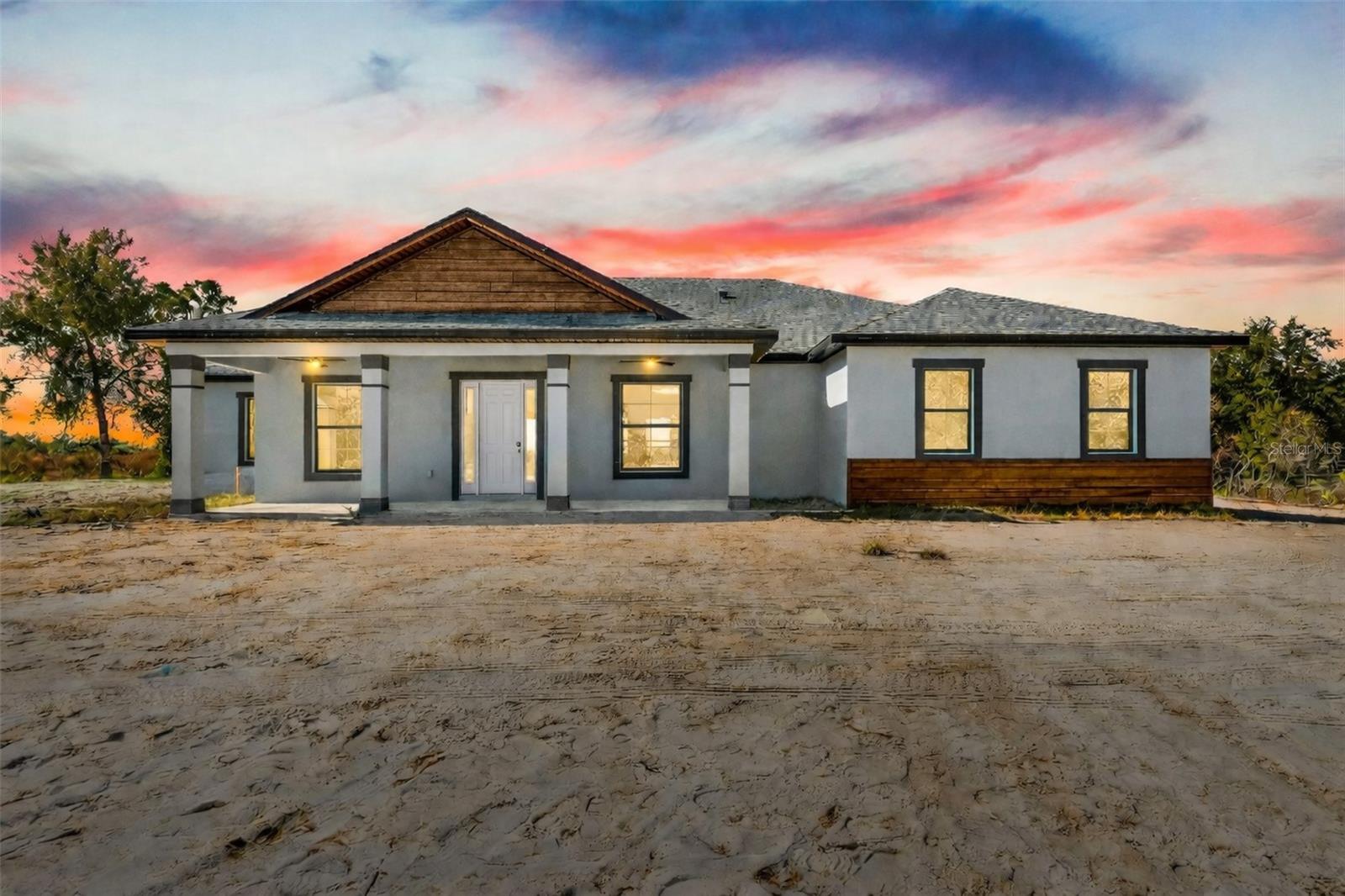 Single Family Residence in PUNTA GORDA, FL - Daniel Dourado