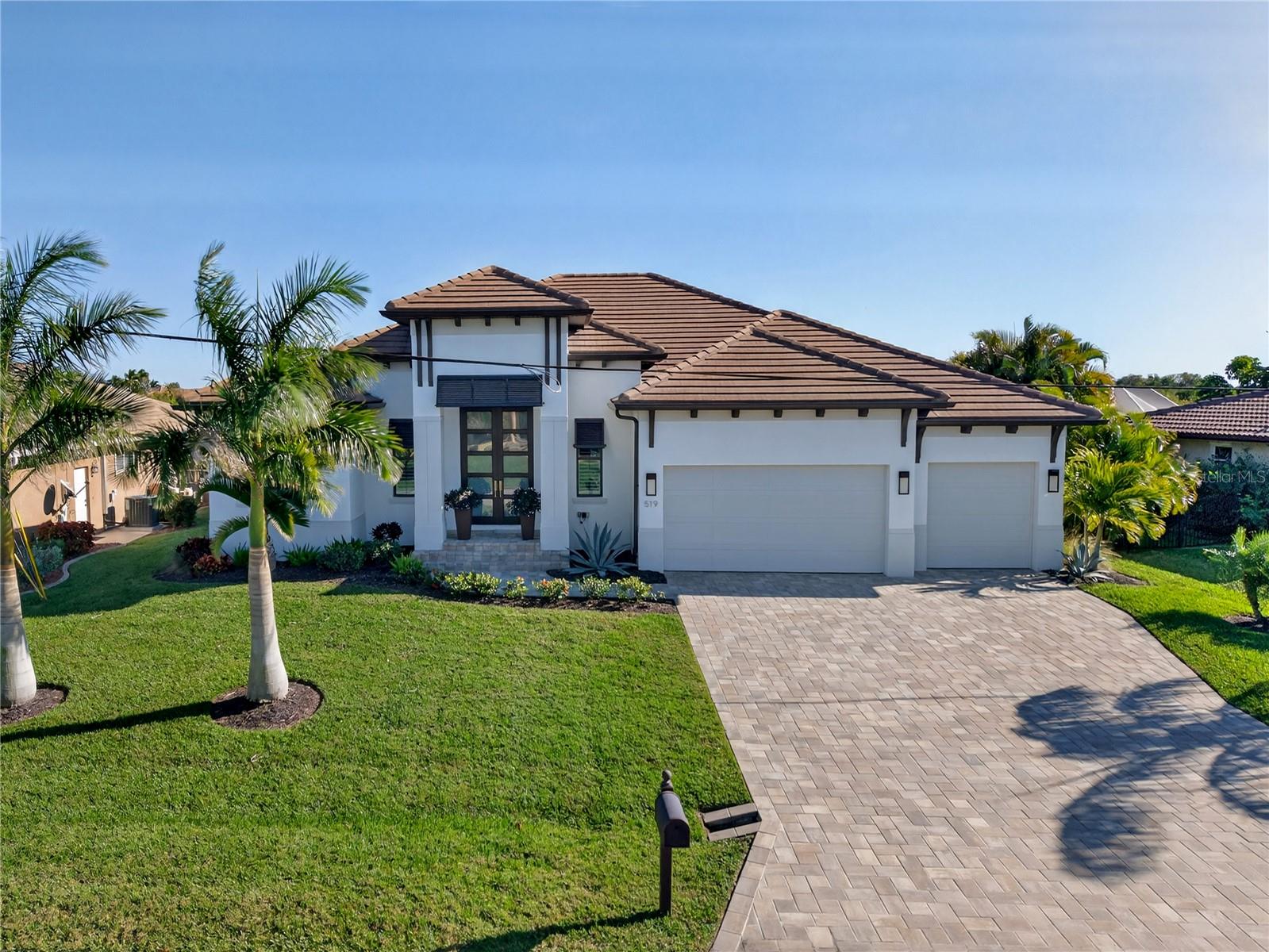 Single Family Residence in PUNTA GORDA, FL - Daniel Dourado