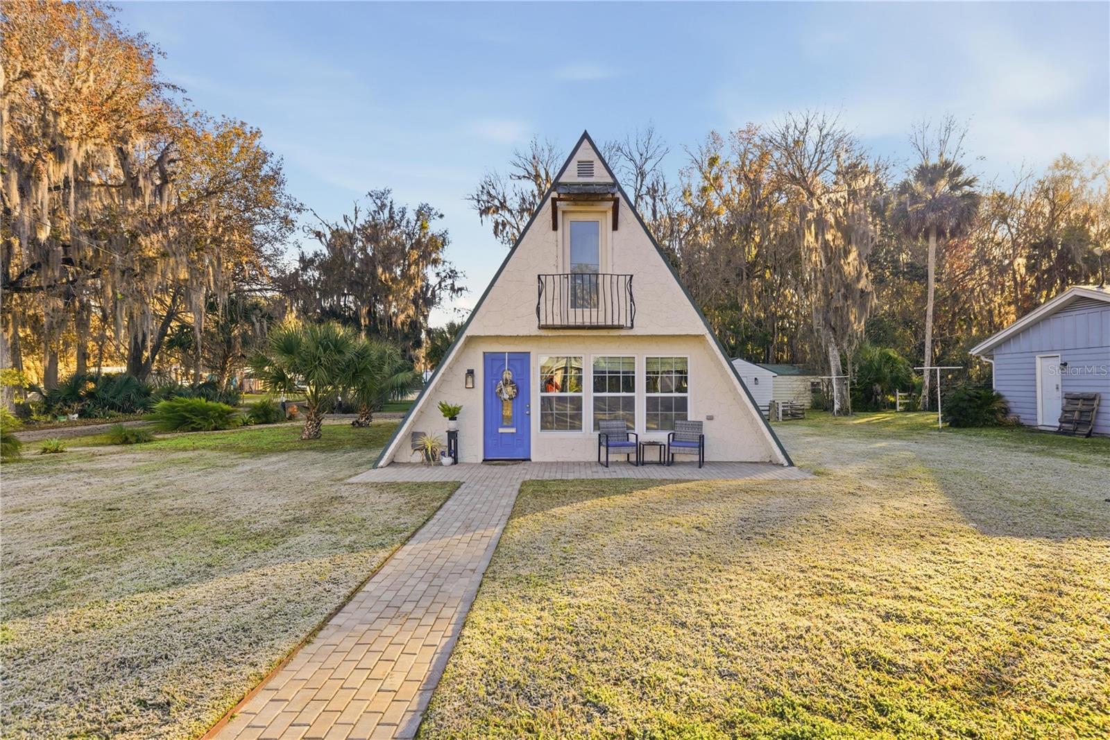 Single Family Residence in GEORGETOWN, FL - Daniel Dourado