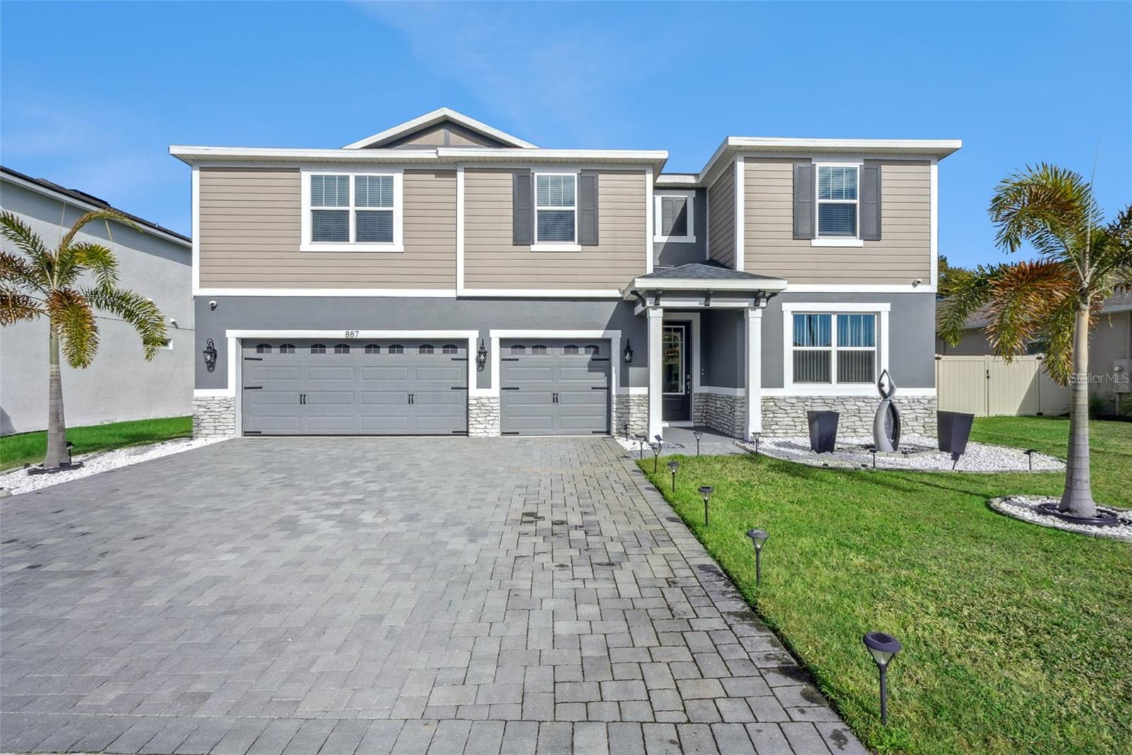 Single Family Residence in DELAND, FL - Daniel Dourado