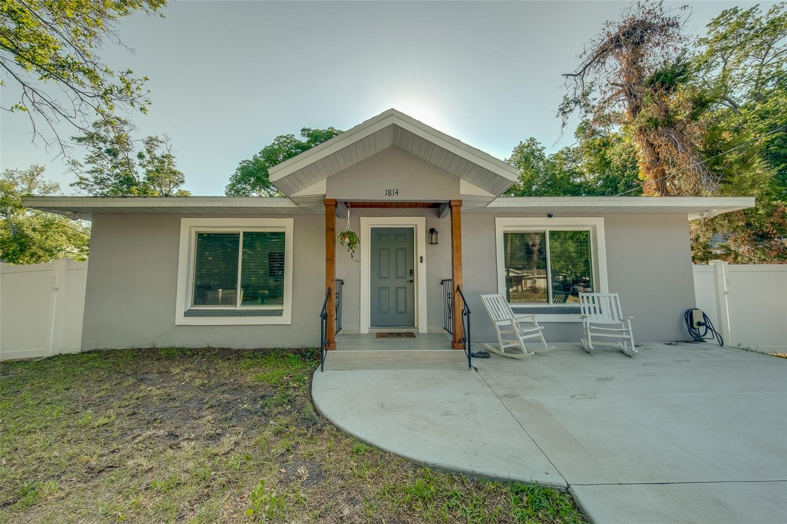 Single Family Residence in CLEARWATER, FL - Daniel Dourado