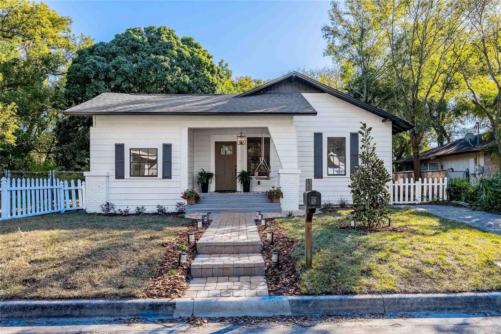 Single Family Residence in TAMPA, FL - Daniel Dourado