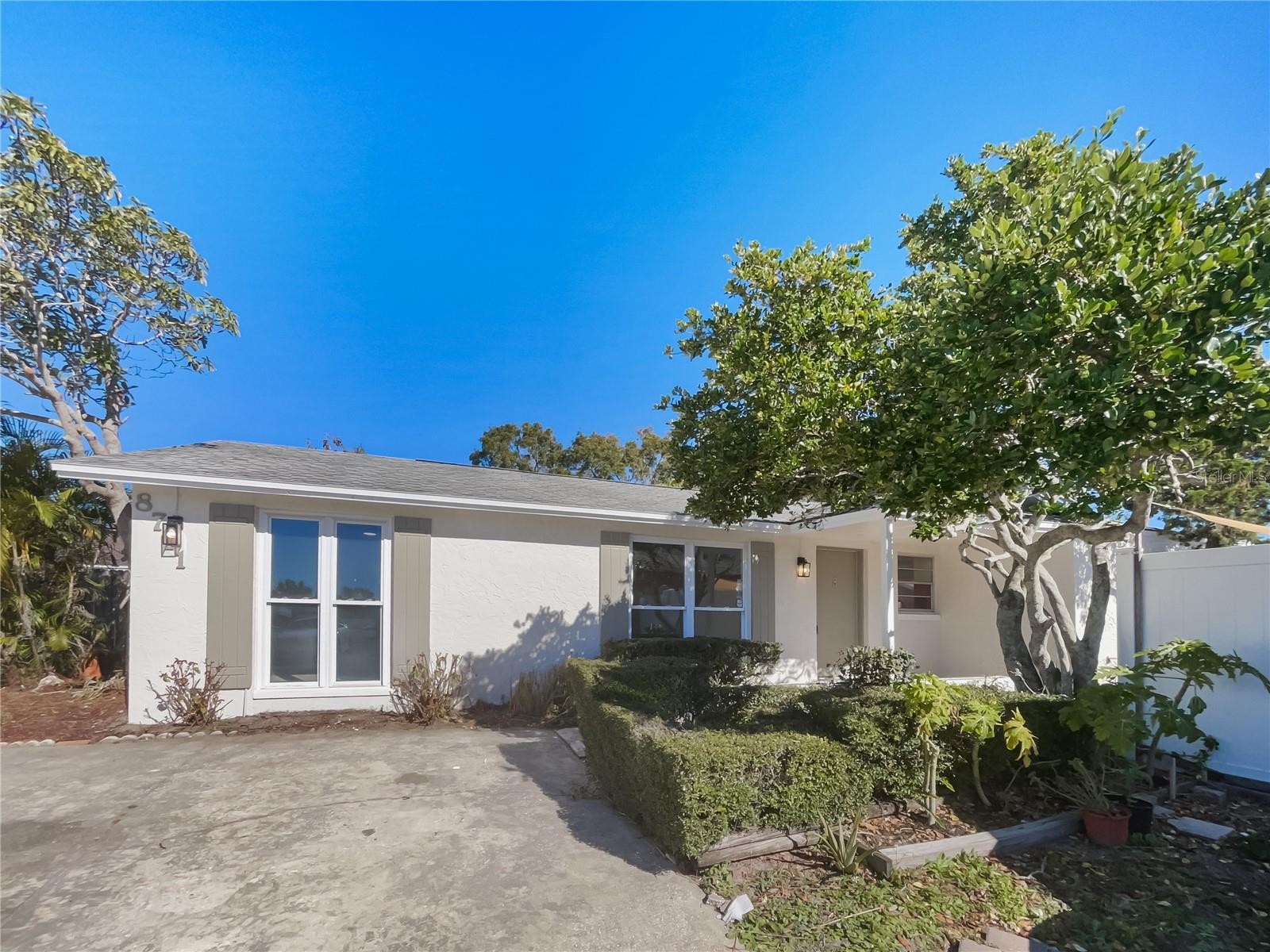 Single Family Residence in TAMPA, FL - Daniel Dourado