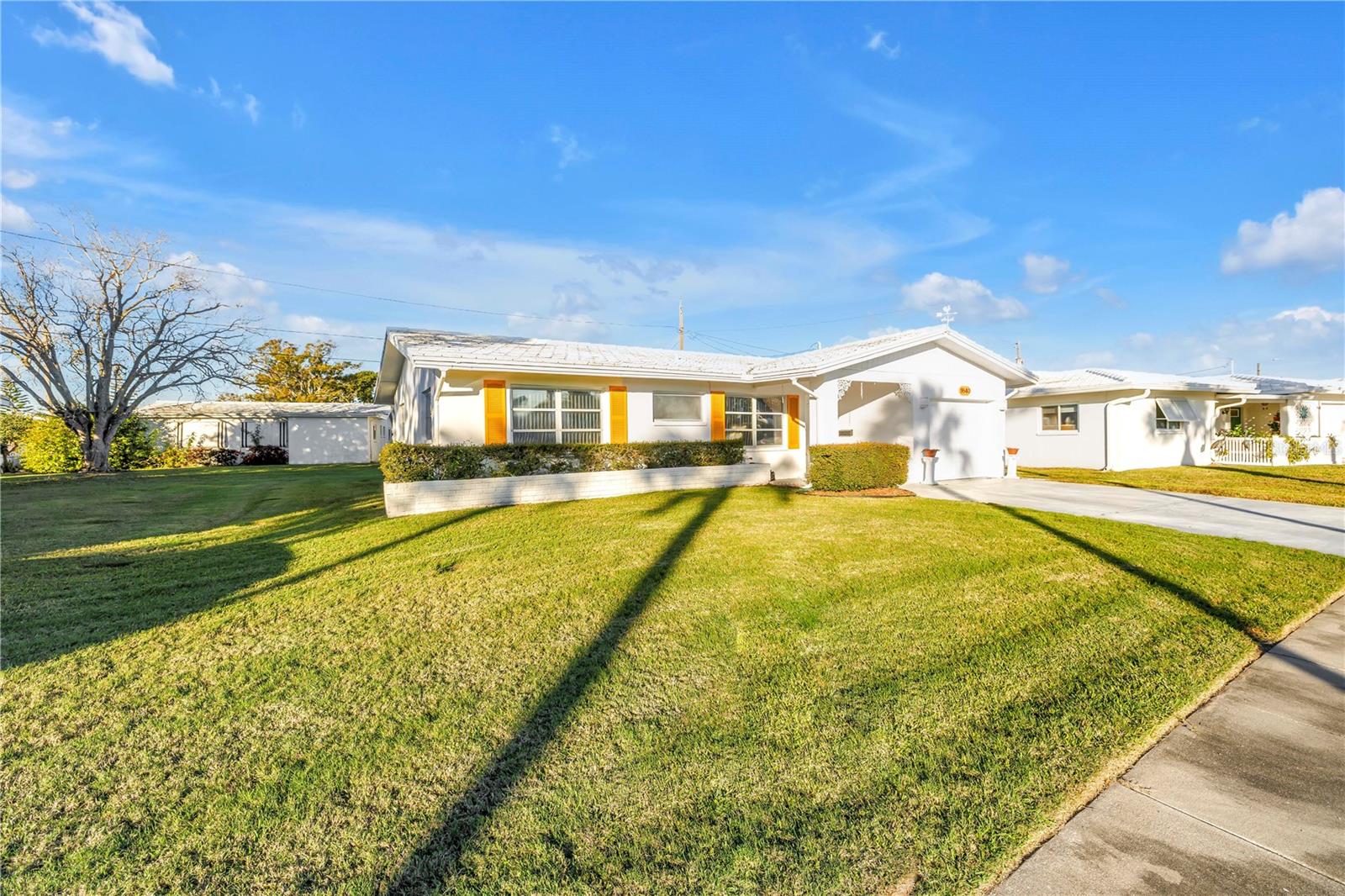 Single Family Residence em PINELLAS PARK, FL - Daniel Dourado