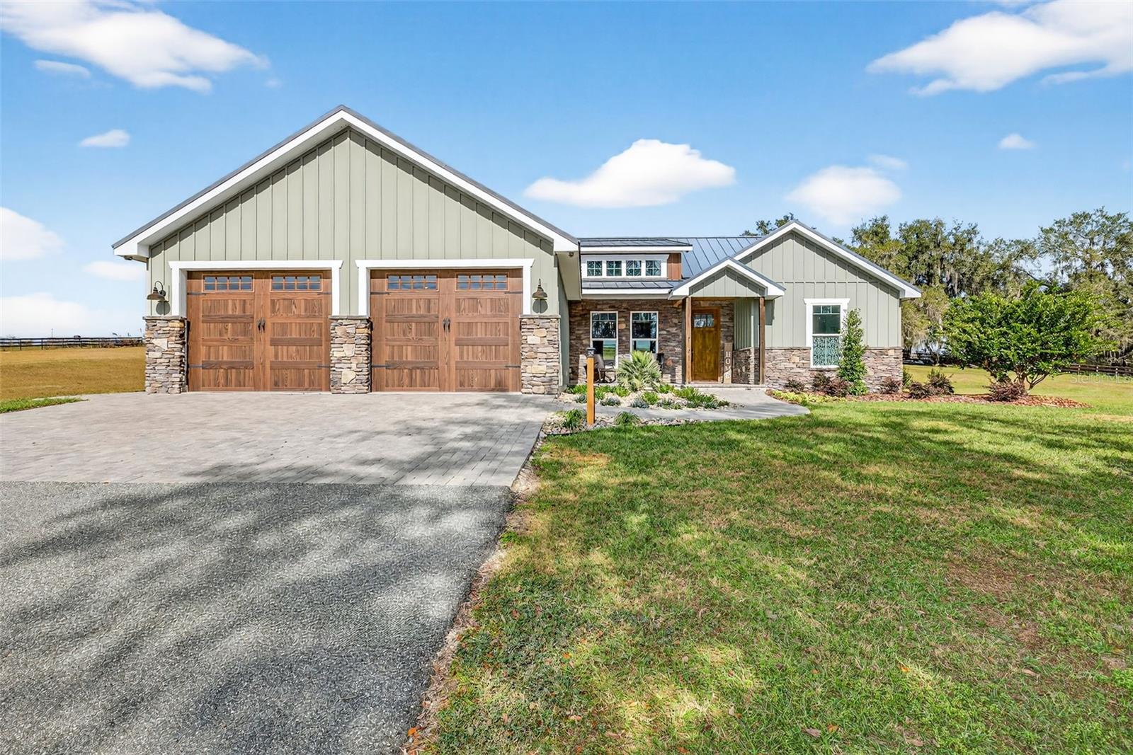 Single Family Residence in DADE CITY, FL - Daniel Dourado