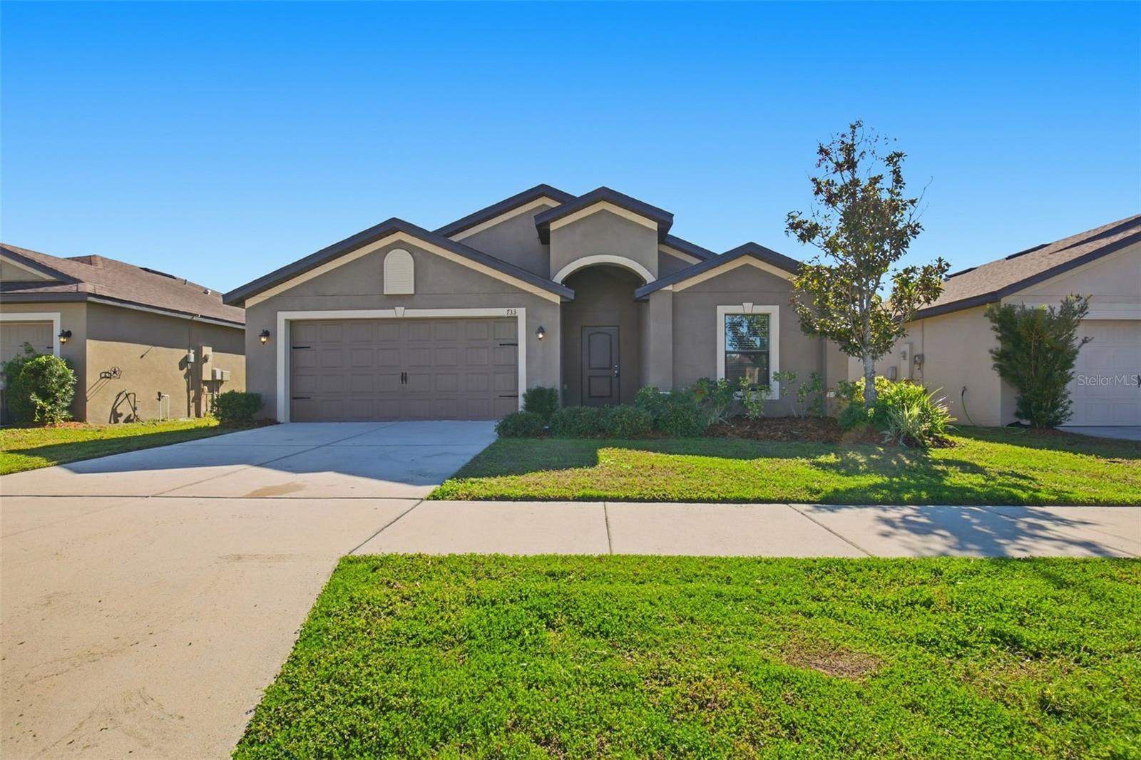 Single Family Residence in RUSKIN, FL - Daniel Dourado