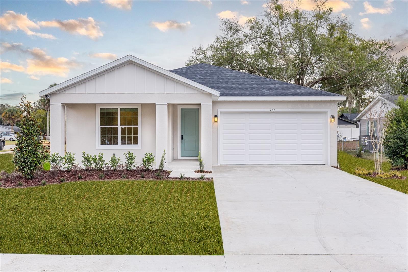 Single Family Residence in DELAND, FL - Daniel Dourado