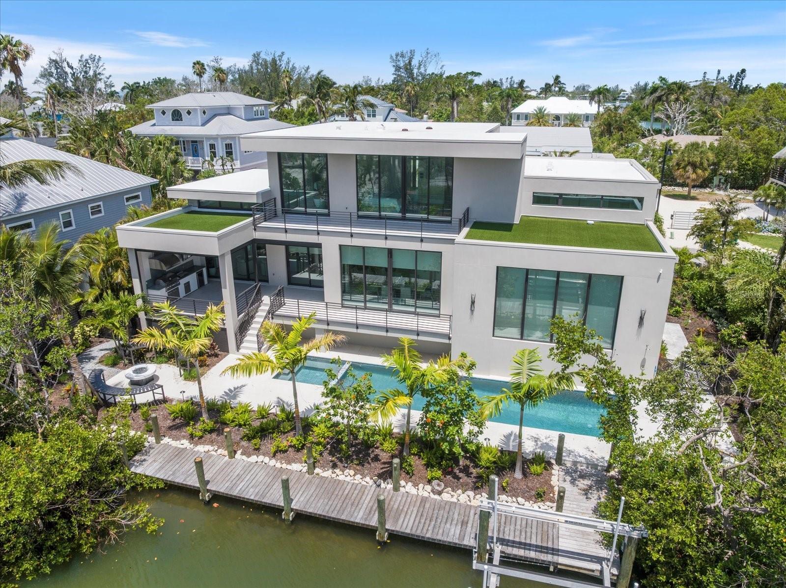Single Family Residence in LONGBOAT KEY, FL - Daniel Dourado
