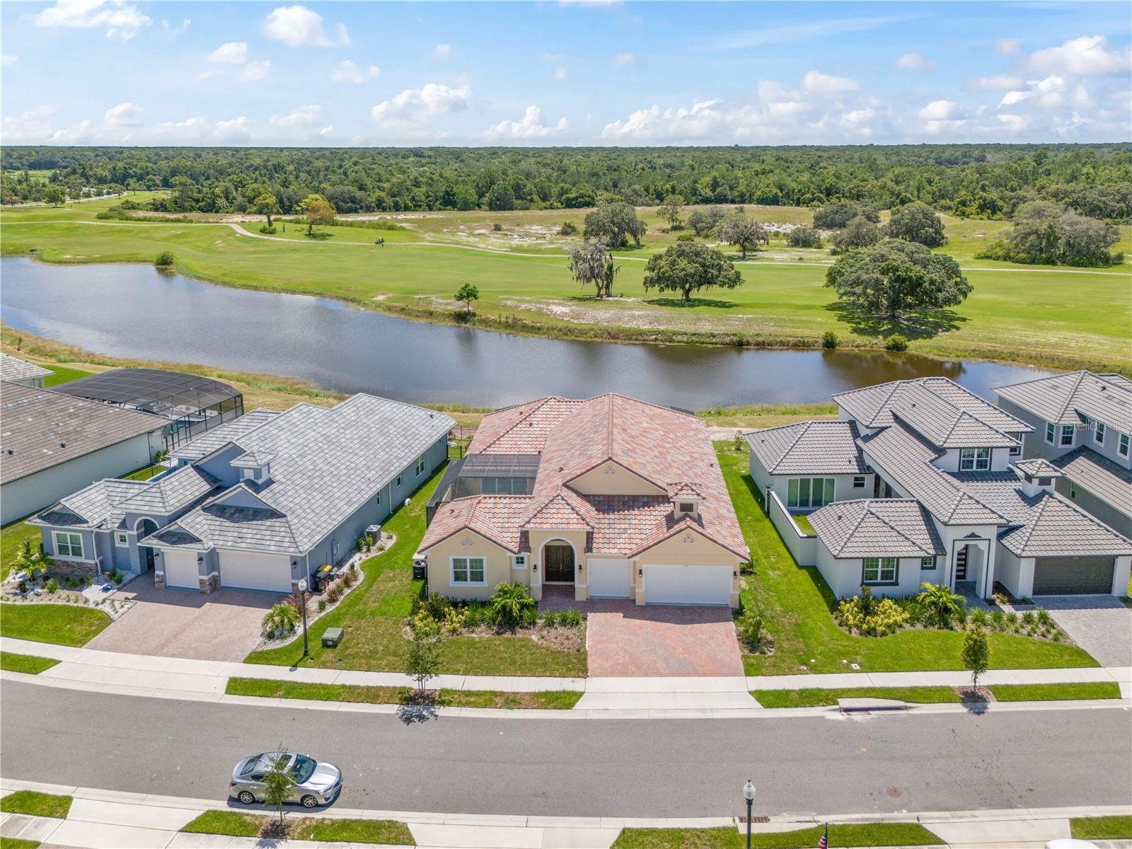 Single Family Residence in DAVENPORT, FL - Daniel Dourado