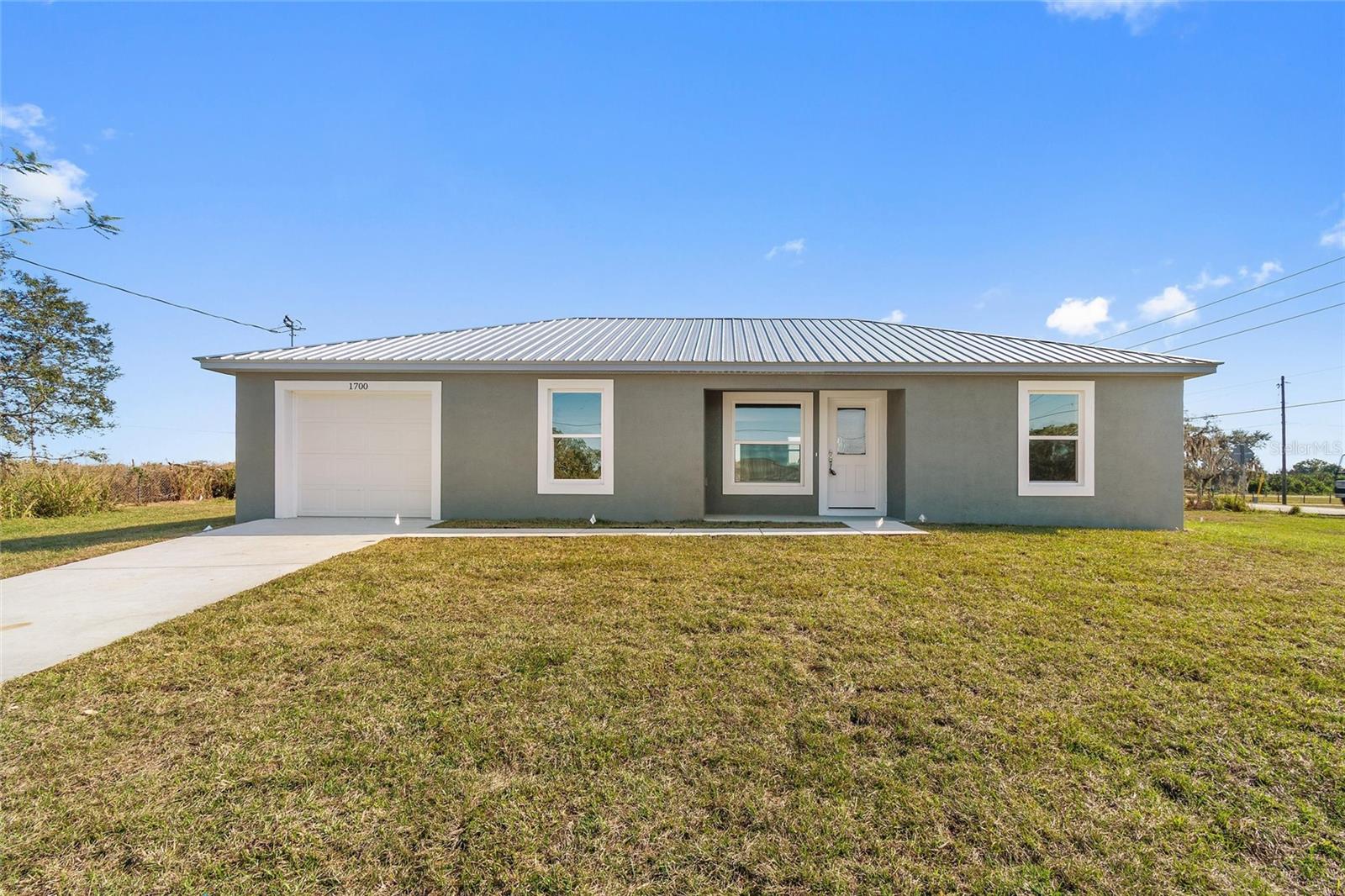 Single Family Residence em AVON PARK, FL - Daniel Dourado