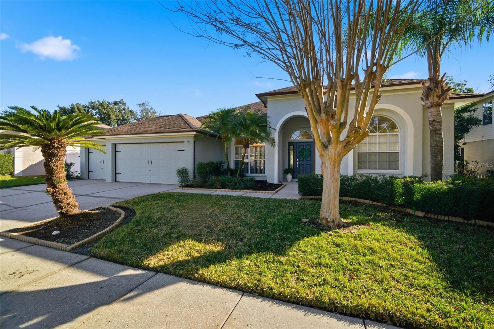 Single Family Residence in VALRICO, FL - Daniel Dourado