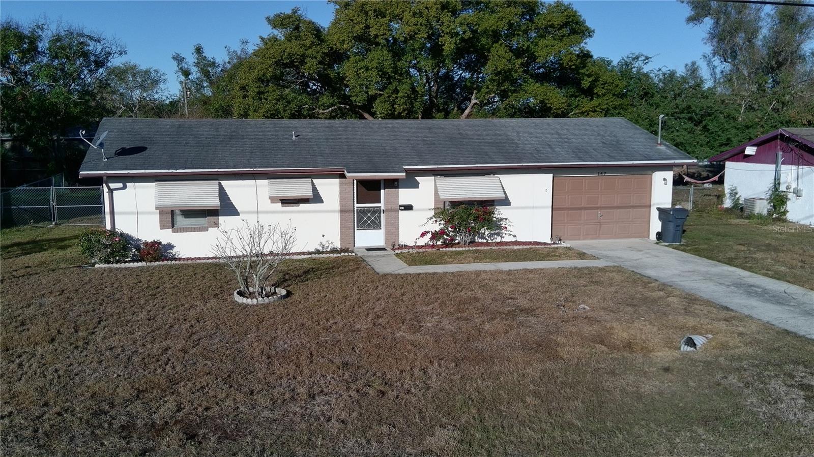 Single Family Residence in LAKE WALES, FL - Daniel Dourado