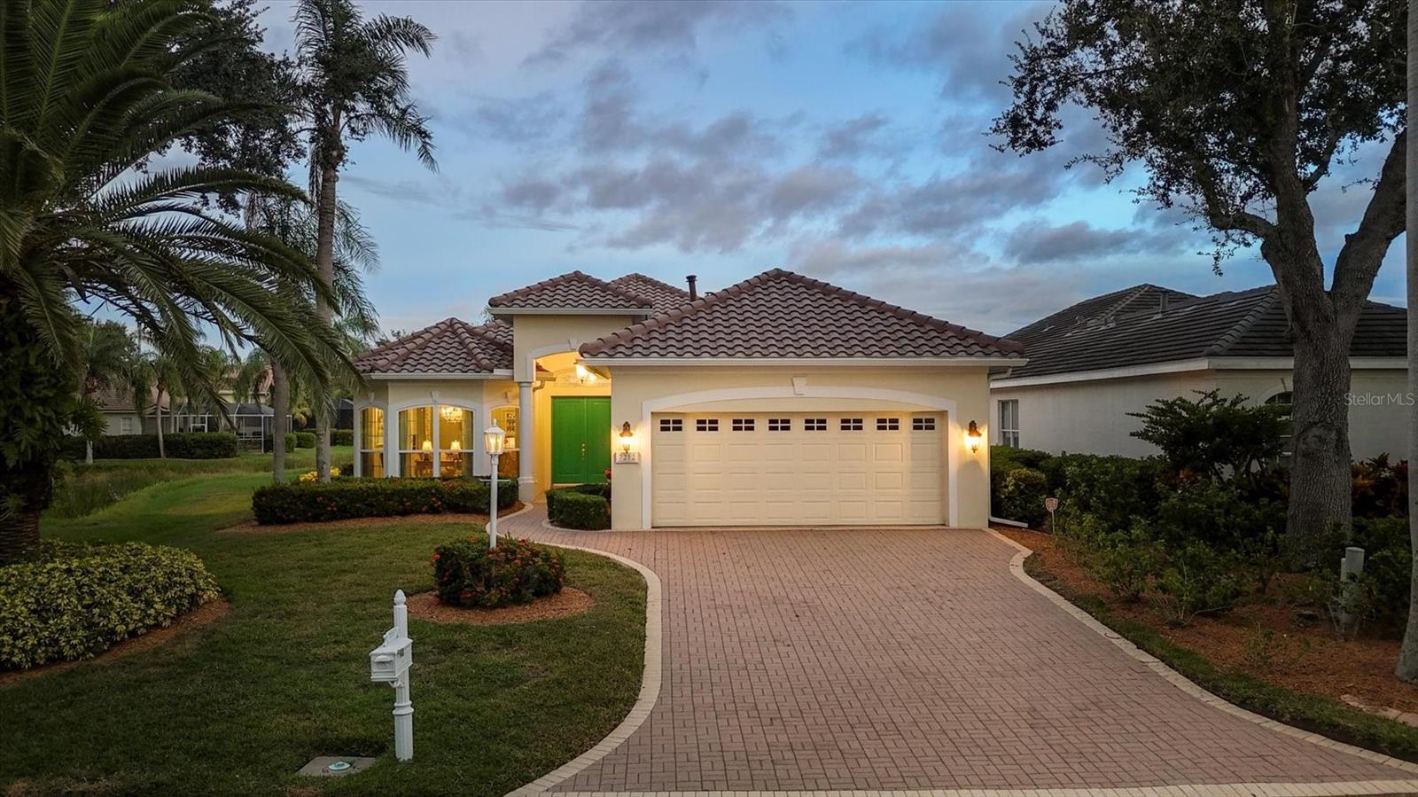 Single Family Residence in UNIVERSITY PARK, FL - Daniel Dourado