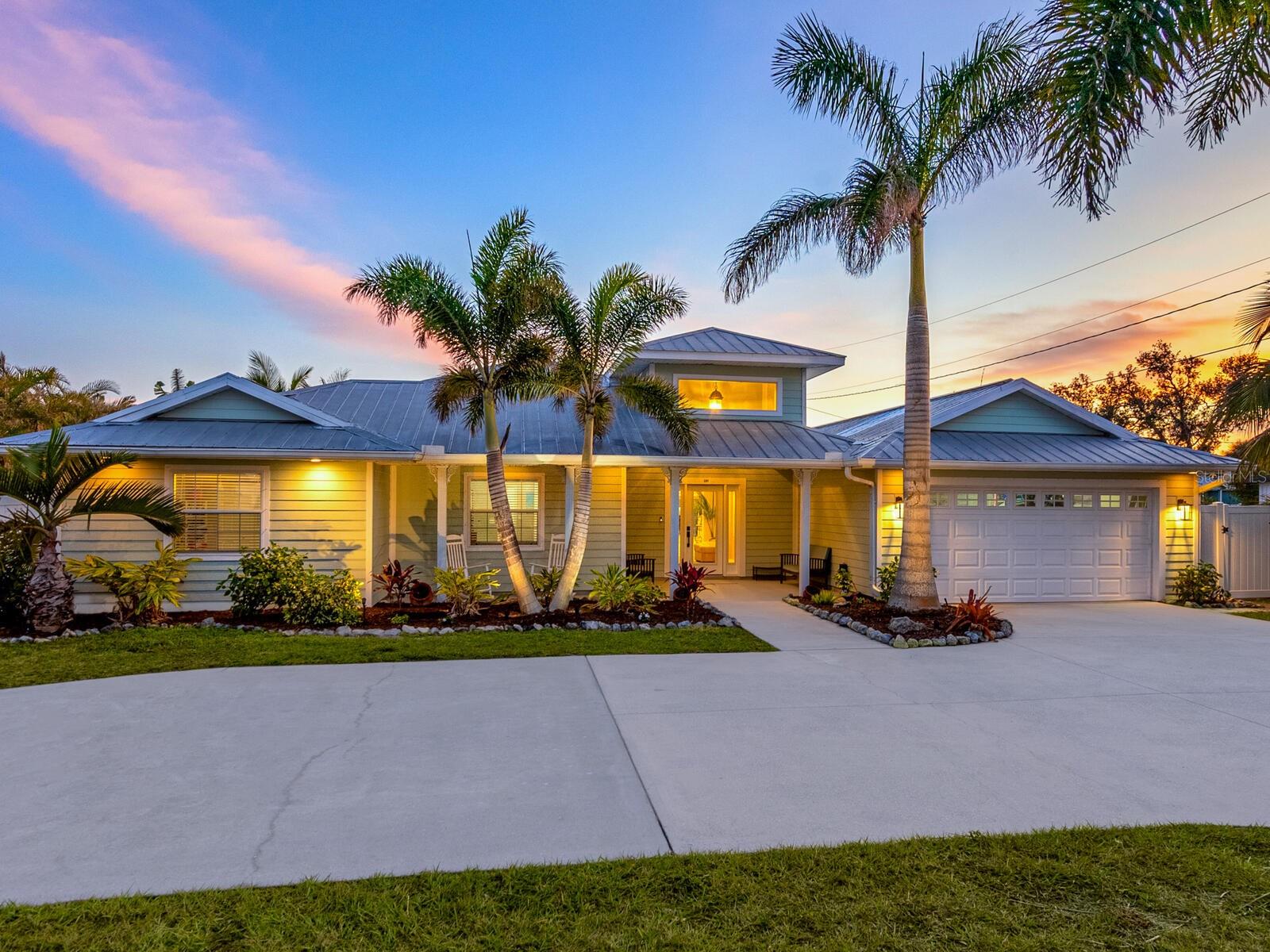 Single Family Residence in NOKOMIS, FL - Daniel Dourado