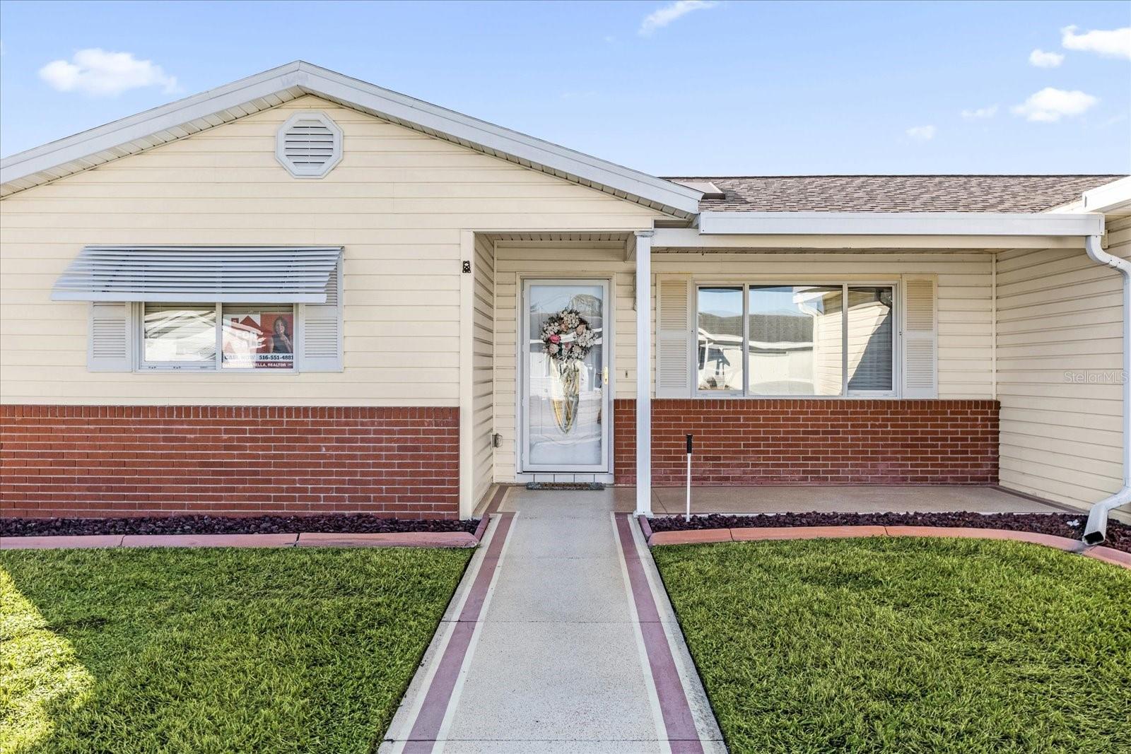 Single Family Residence in SUMMERFIELD, FL - Daniel Dourado