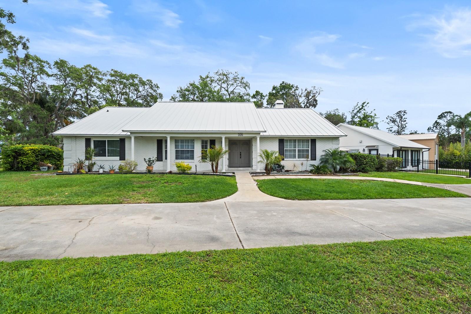 Single Family Residence em DEBARY, FL - Daniel Dourado
