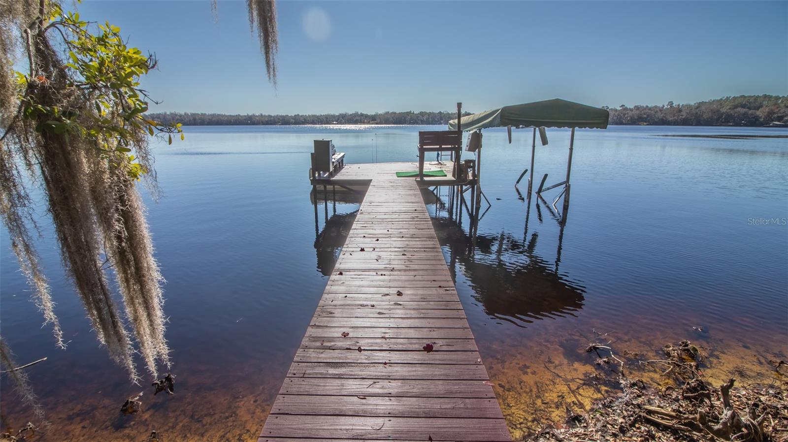 Single Family Residence in HAWTHORNE, FL - Daniel Dourado