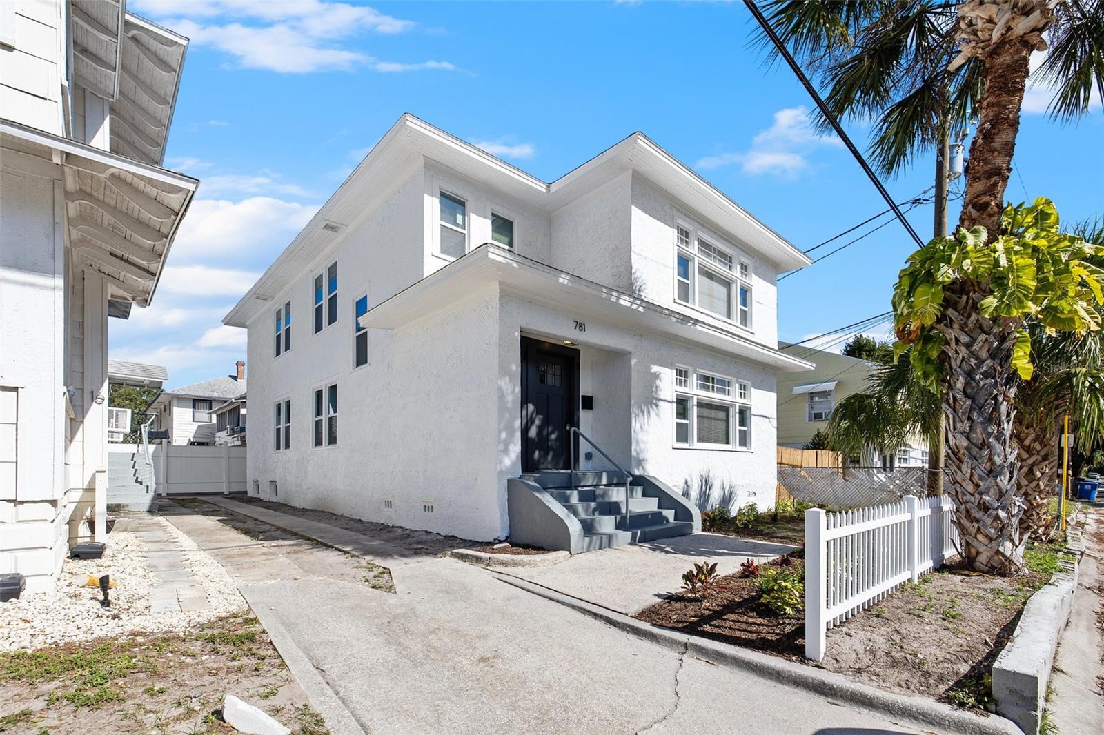 Single Family Residence em ST PETERSBURG, FL - Daniel Dourado