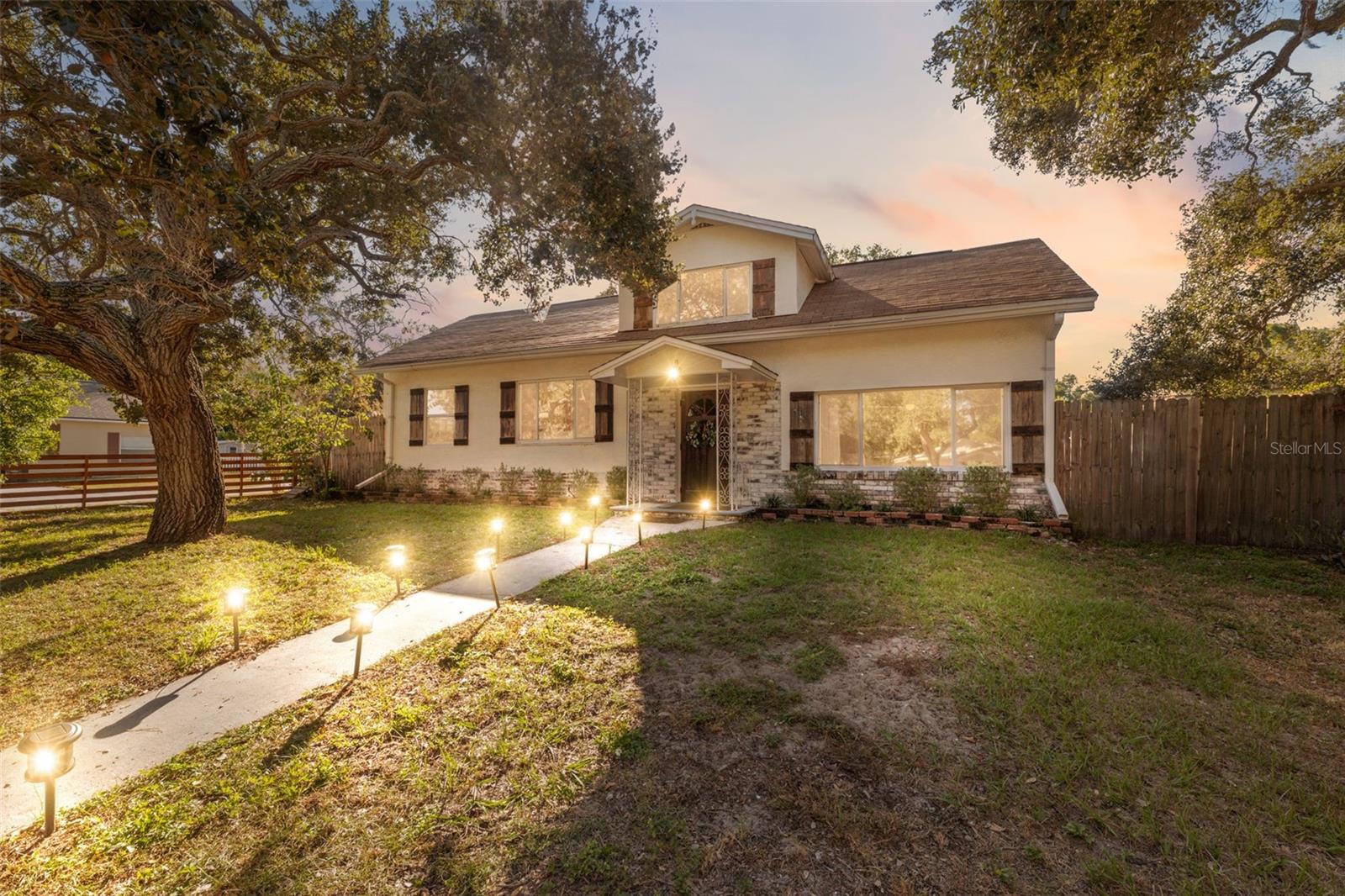 Single Family Residence in CLEARWATER, FL - Daniel Dourado