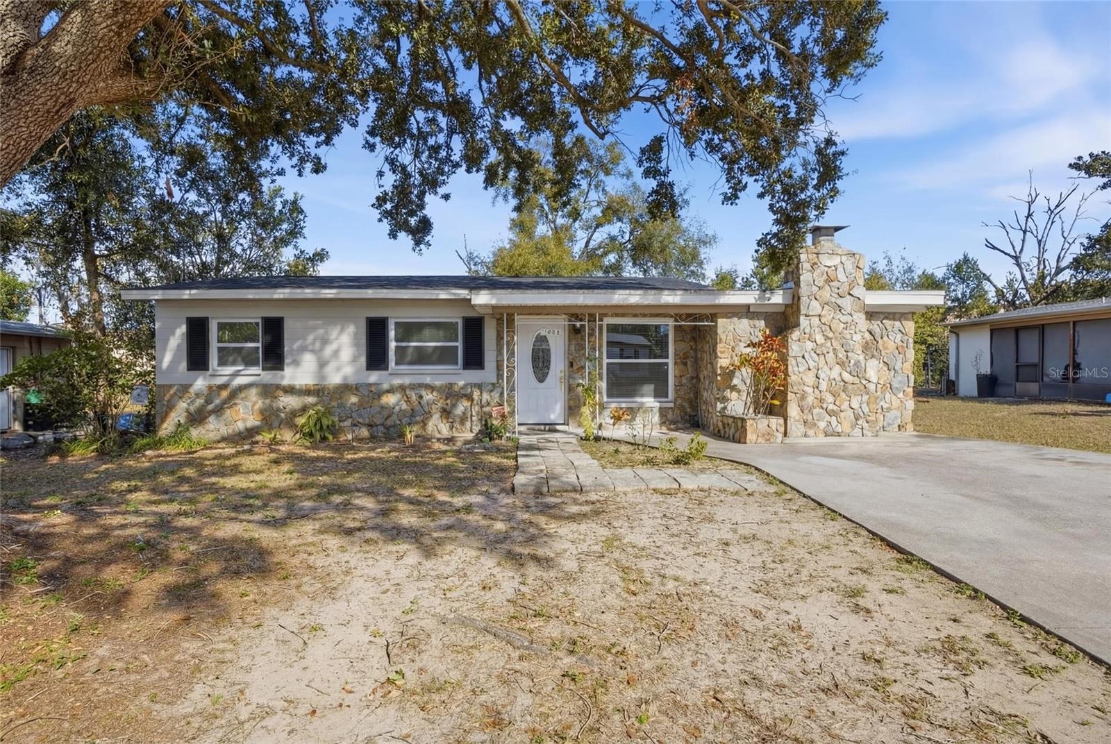 Single Family Residence in TAMPA, FL - Daniel Dourado