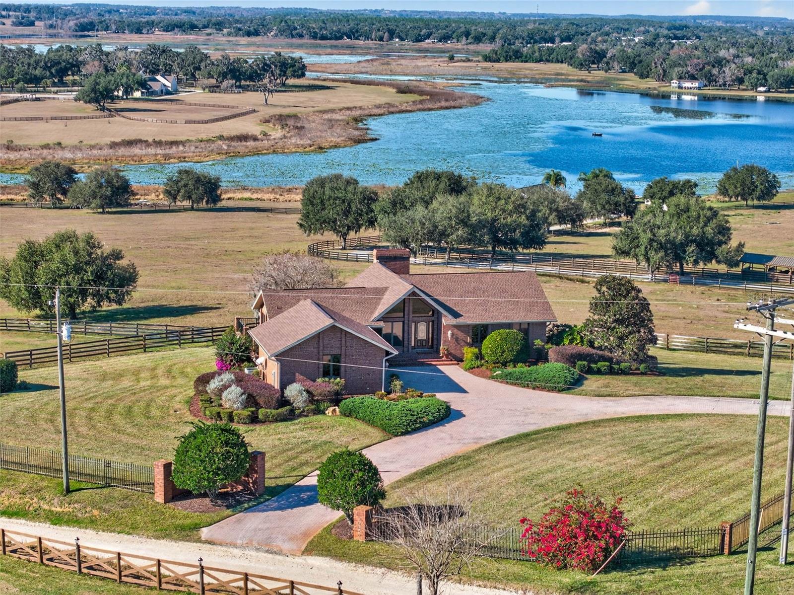 Single Family Residence in DADE CITY, FL - Daniel Dourado