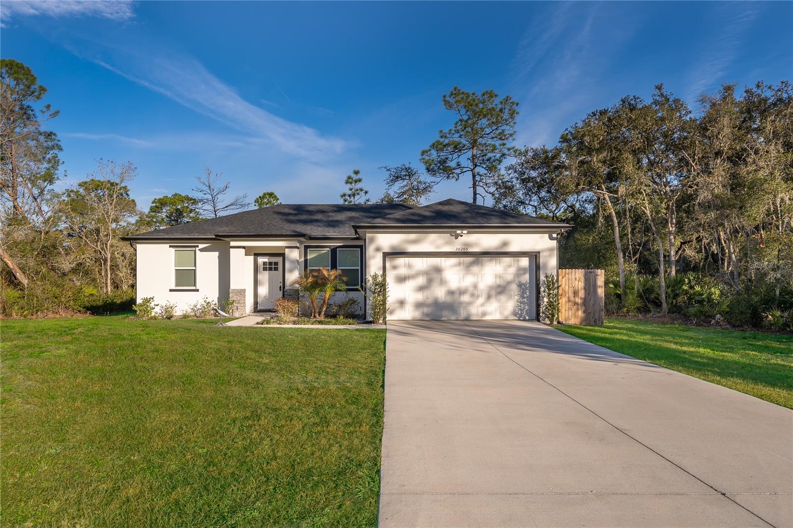 Single Family Residence in EUSTIS, FL - Daniel Dourado