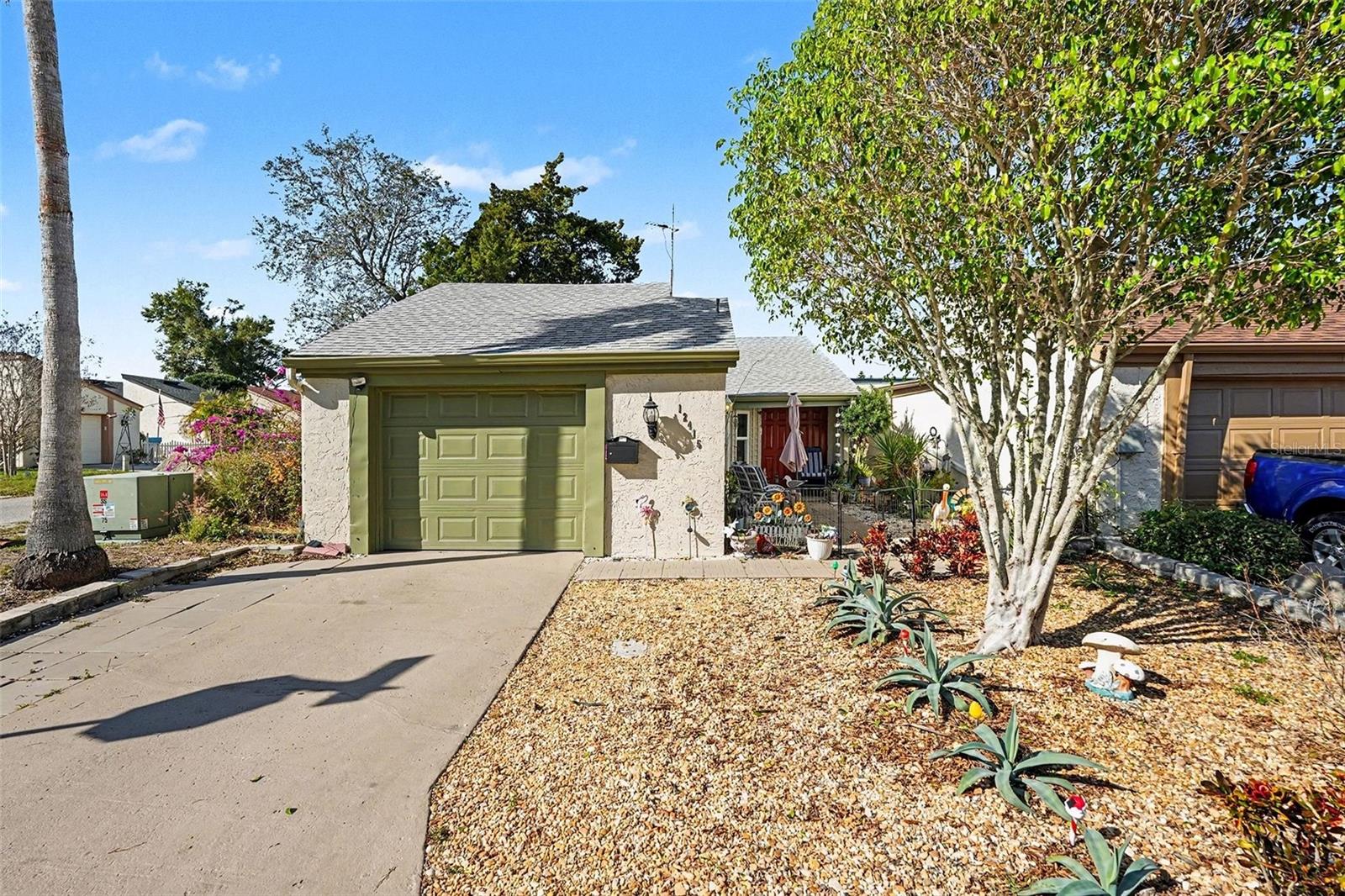 Single Family Residence in HUDSON, FL - Daniel Dourado