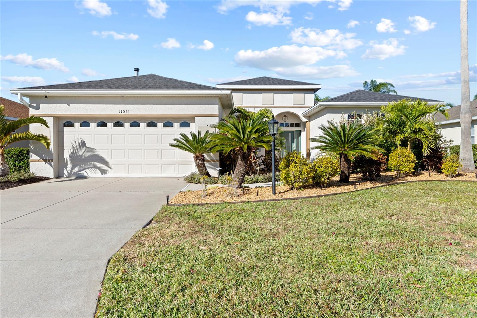 Single Family Residence in LAKEWOOD RANCH, FL - Daniel Dourado