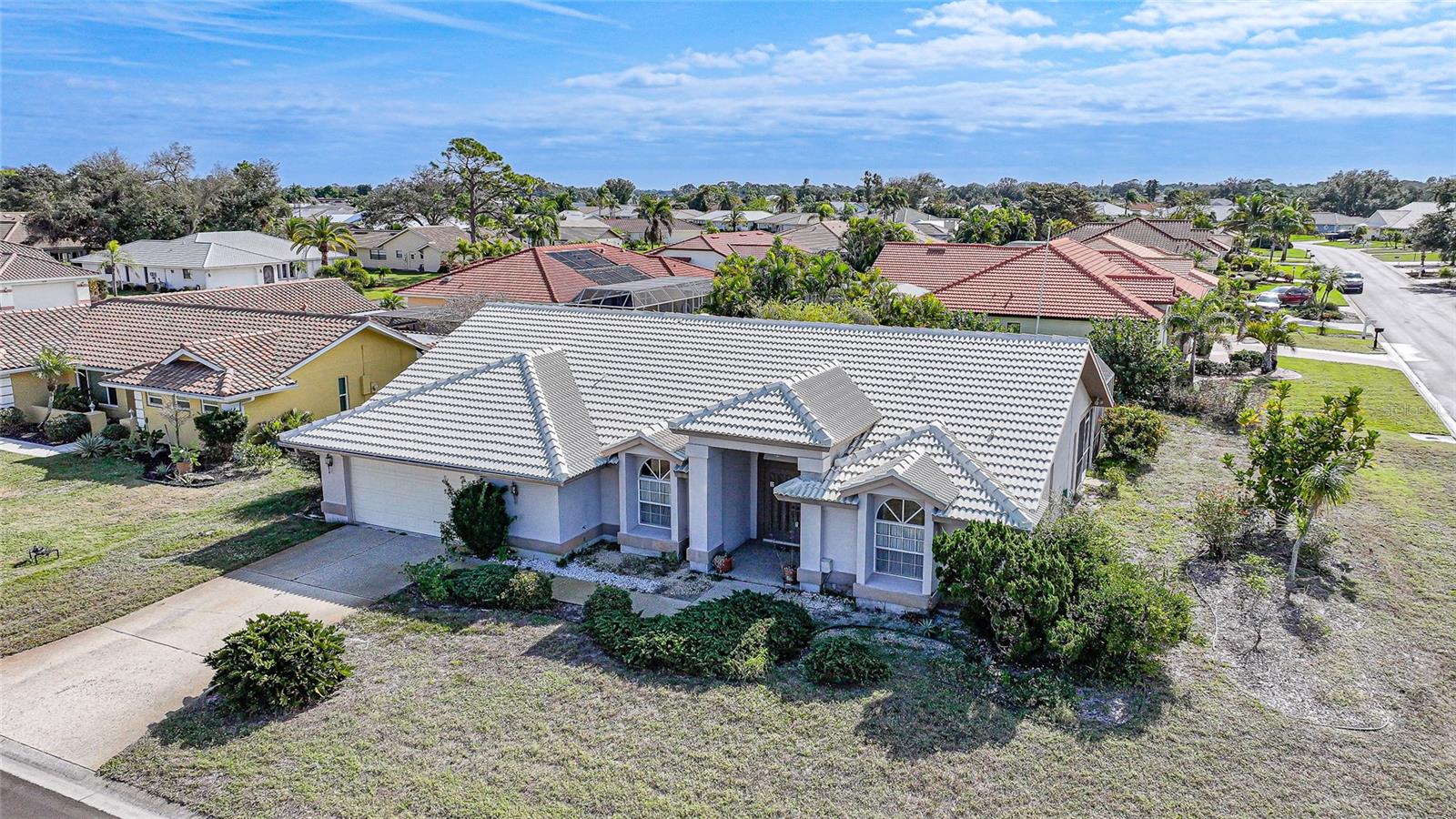 Single Family Residence in ENGLEWOOD, FL - Daniel Dourado