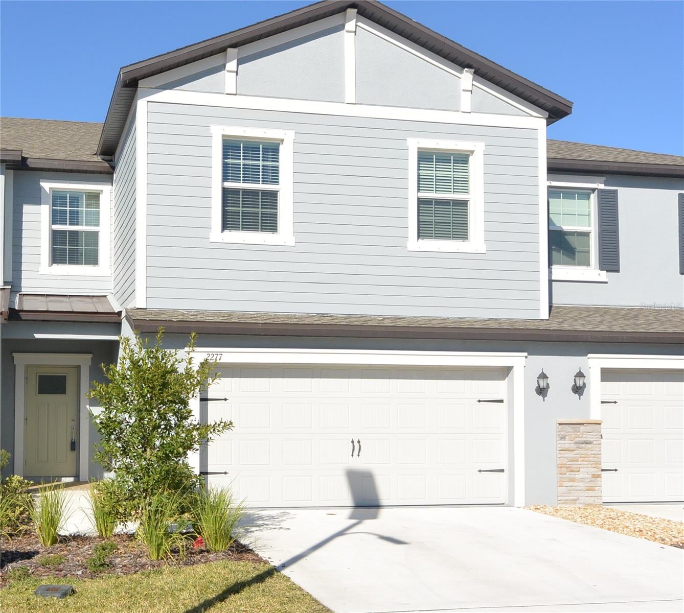 Townhouse in LUTZ, FL - Daniel Dourado