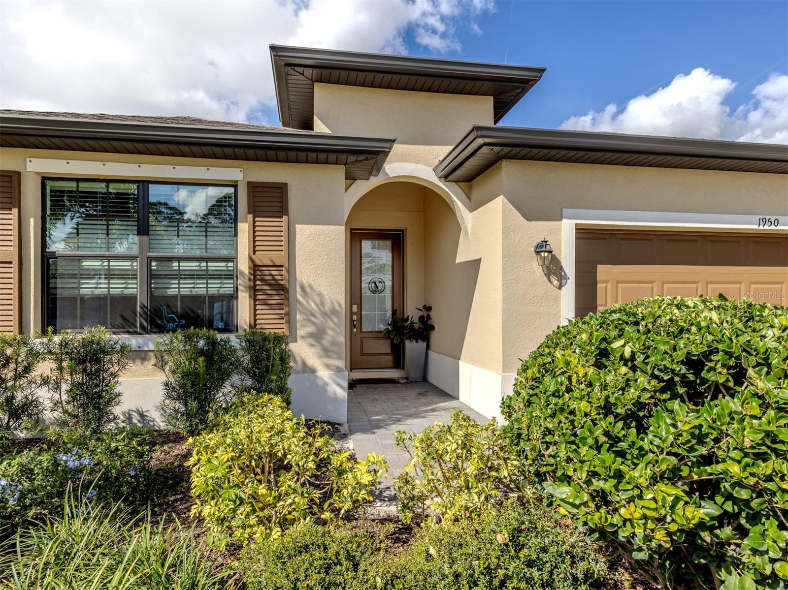 Single Family Residence em PORT CHARLOTTE, FL - Daniel Dourado