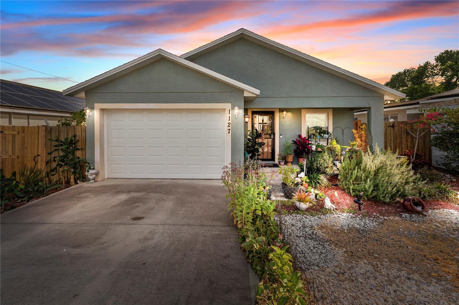 Single Family Residence in HAINES CITY, FL - Daniel Dourado