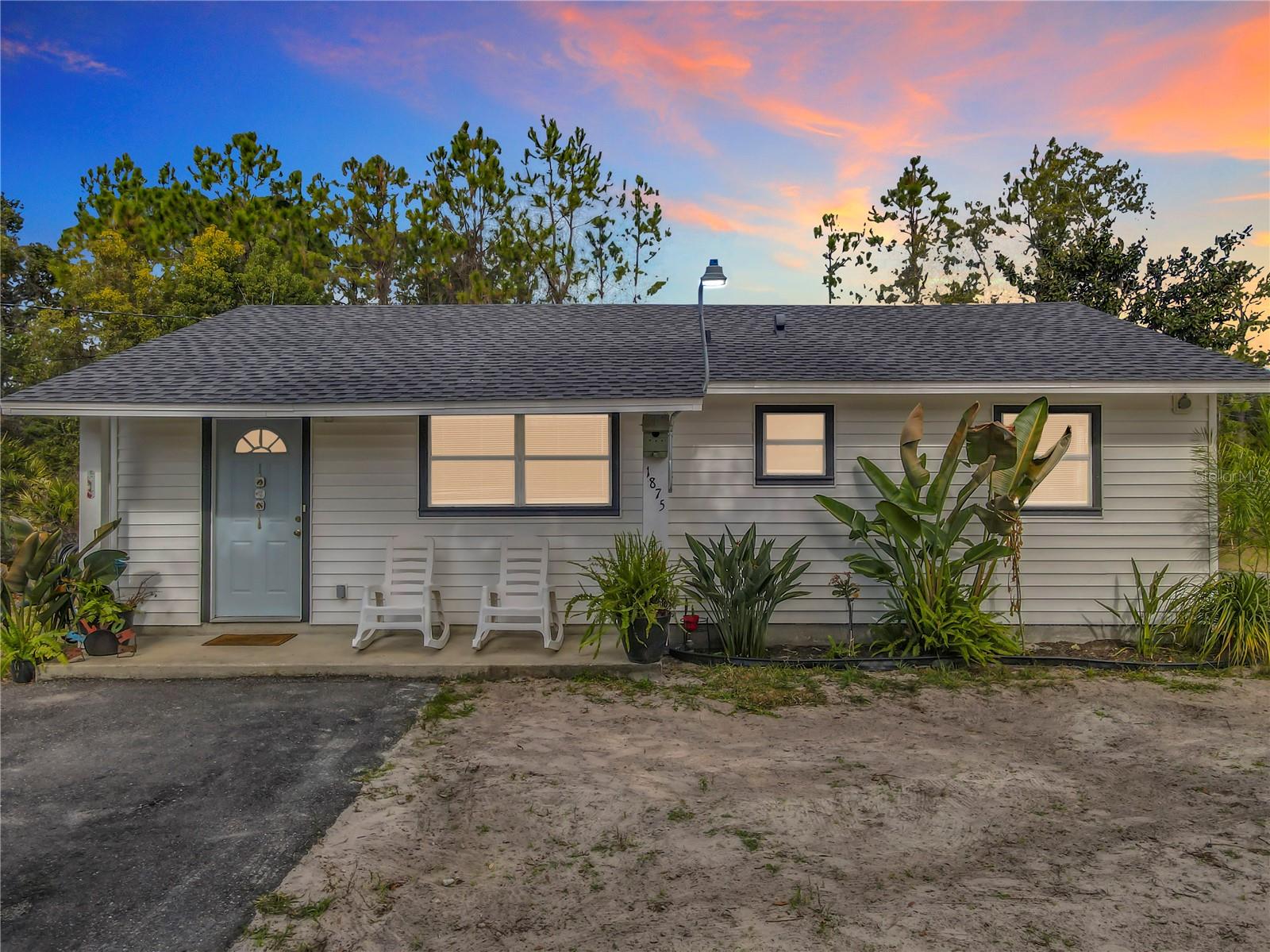 Single Family Residence in DELAND, FL - Daniel Dourado