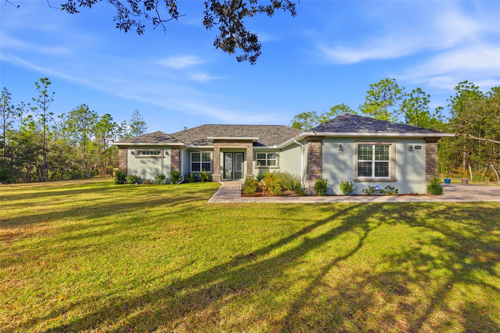 Single Family Residence in BEVERLY HILLS, FL - Daniel Dourado