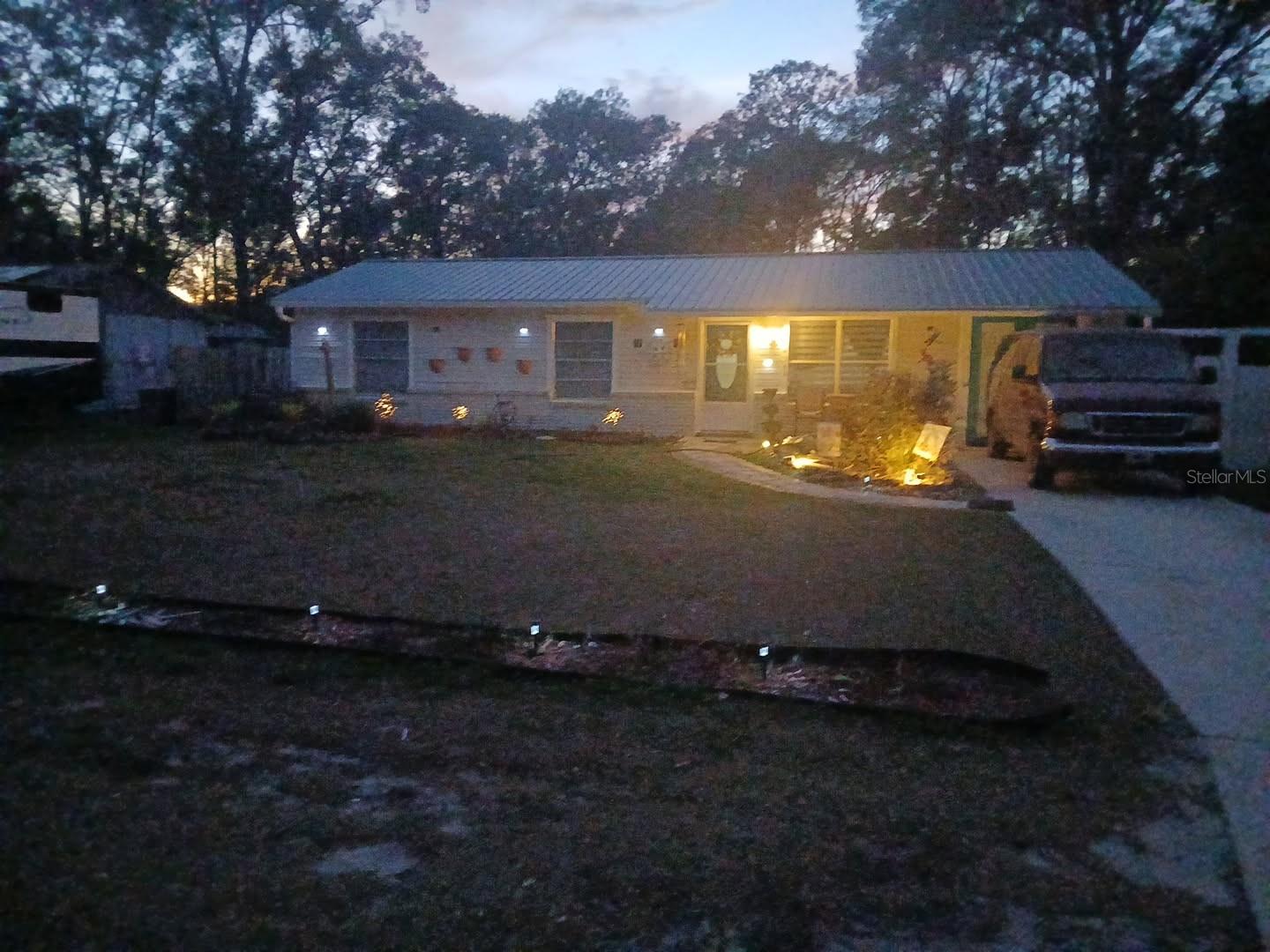 Single Family Residence in SUMMERFIELD, FL - Daniel Dourado