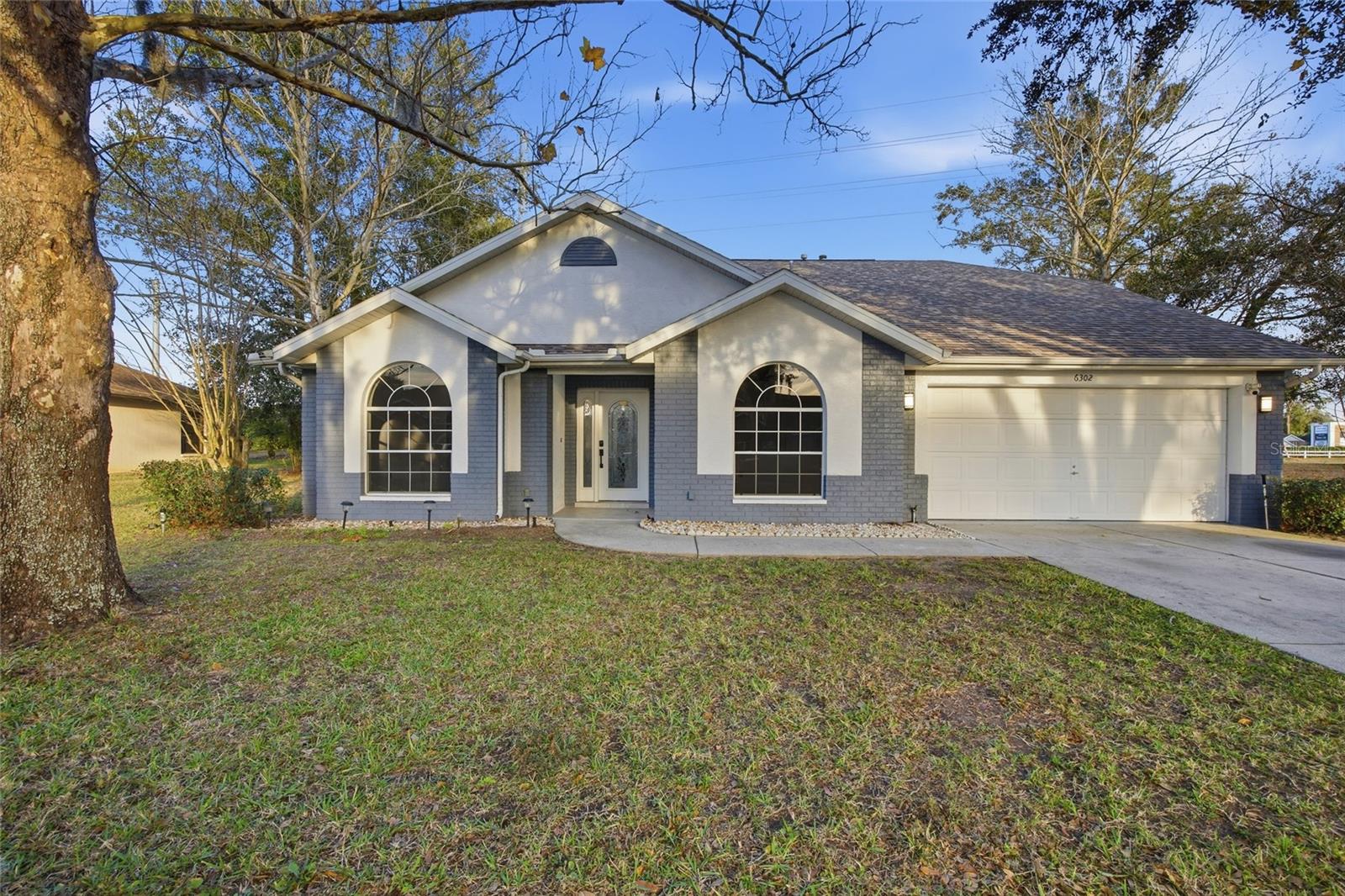 Single Family Residence em ZEPHYRHILLS, FL - Daniel Dourado