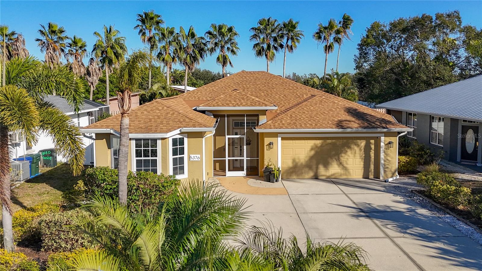 Single Family Residence in SARASOTA, FL - Daniel Dourado