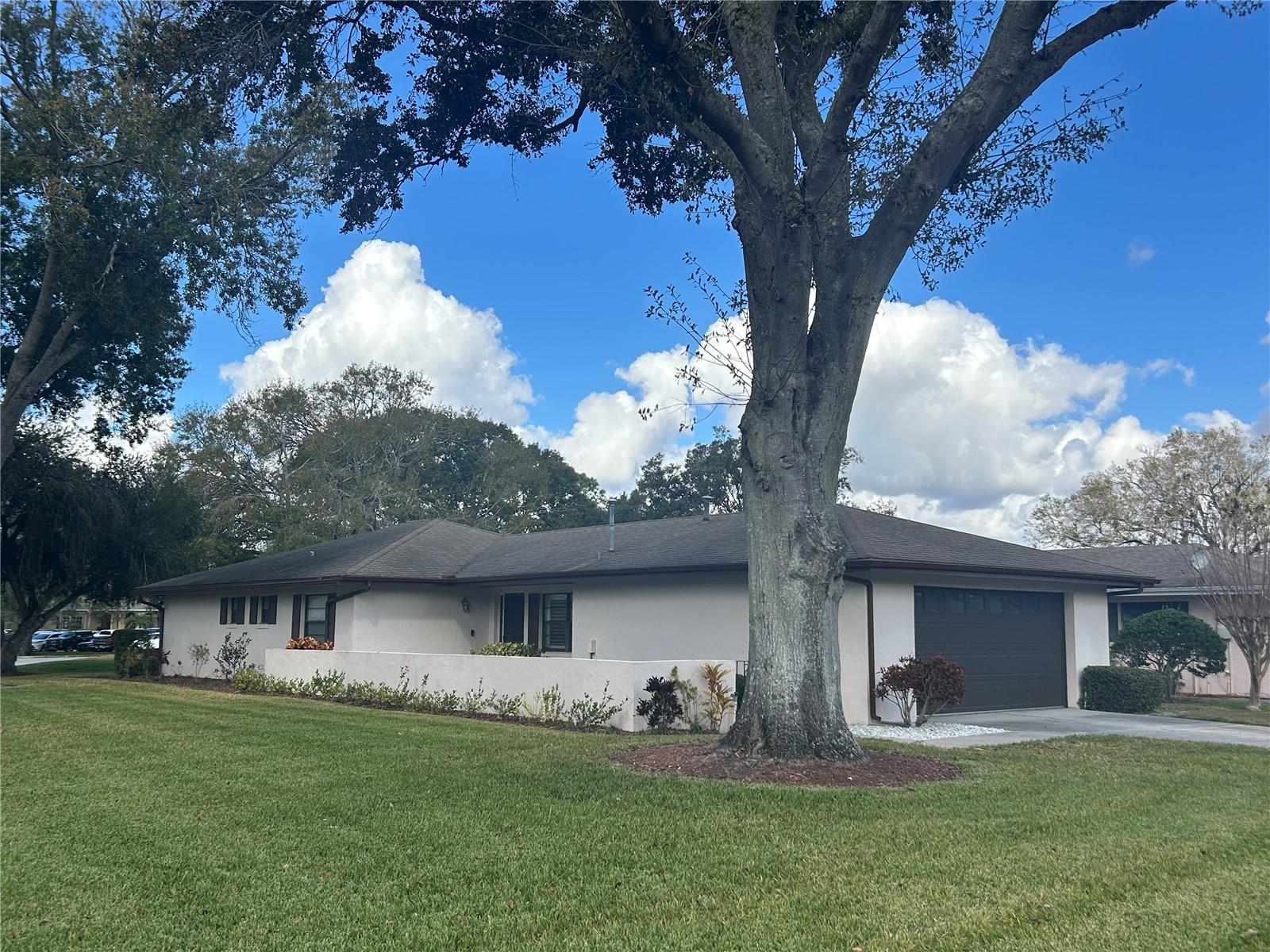 Single Family Residence in WINTER HAVEN, FL - Daniel Dourado