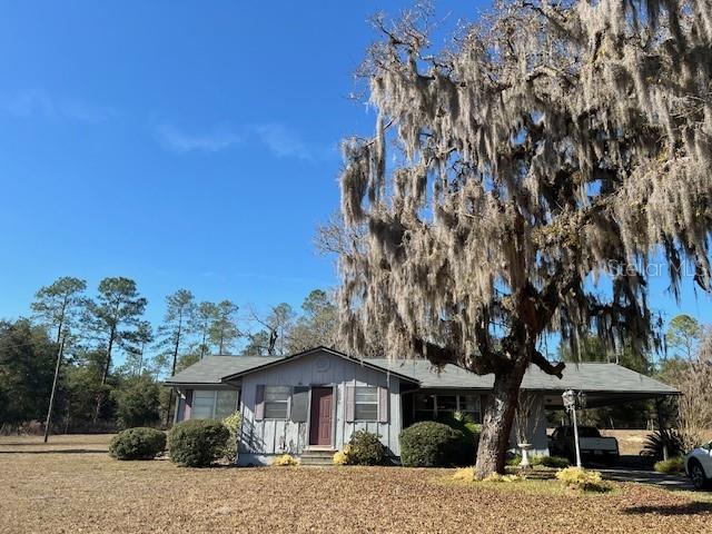 Single Family Residence em TRENTON, FL - Daniel Dourado