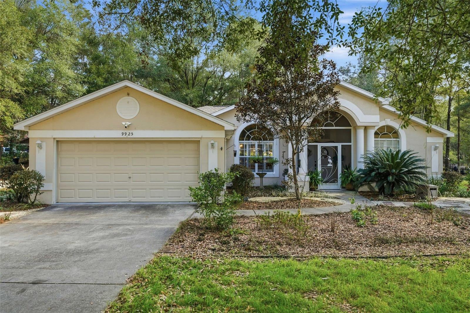 Single Family Residence in DUNNELLON, FL - Daniel Dourado