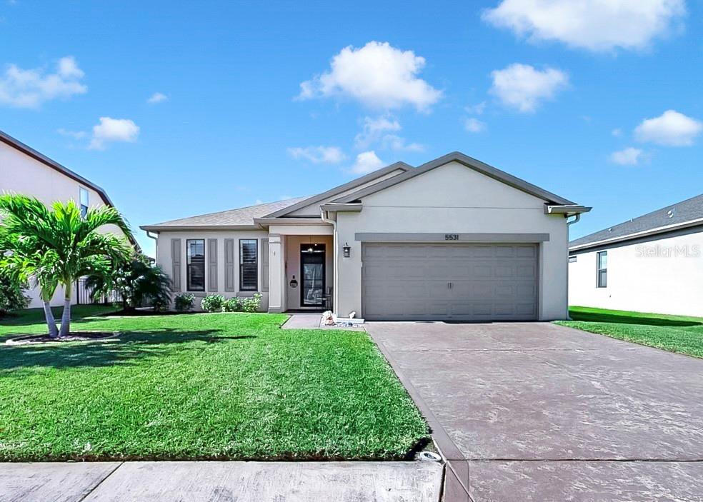 Single Family Residence in PARRISH, FL - Daniel Dourado