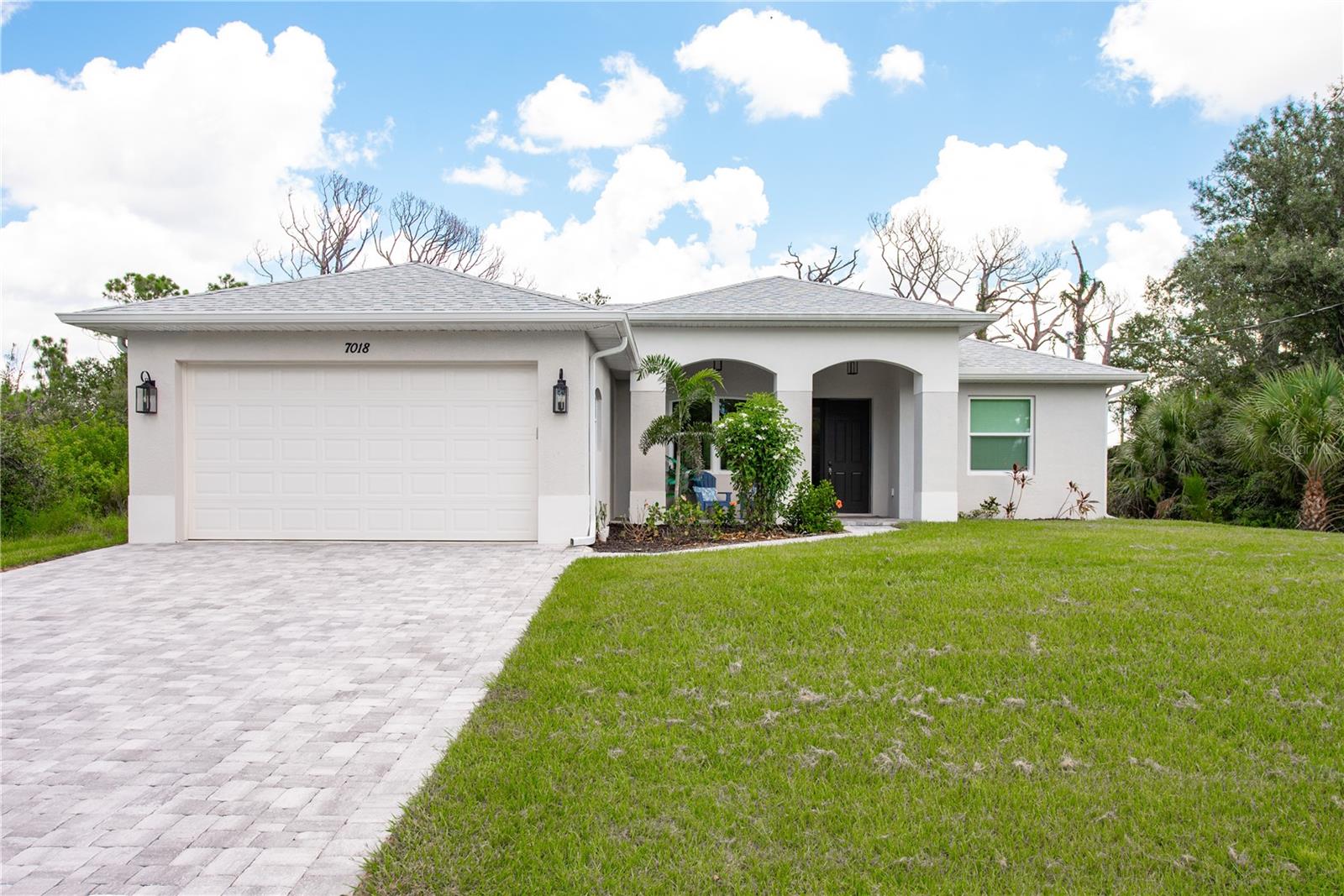 Single Family Residence em PORT CHARLOTTE, FL - Daniel Dourado