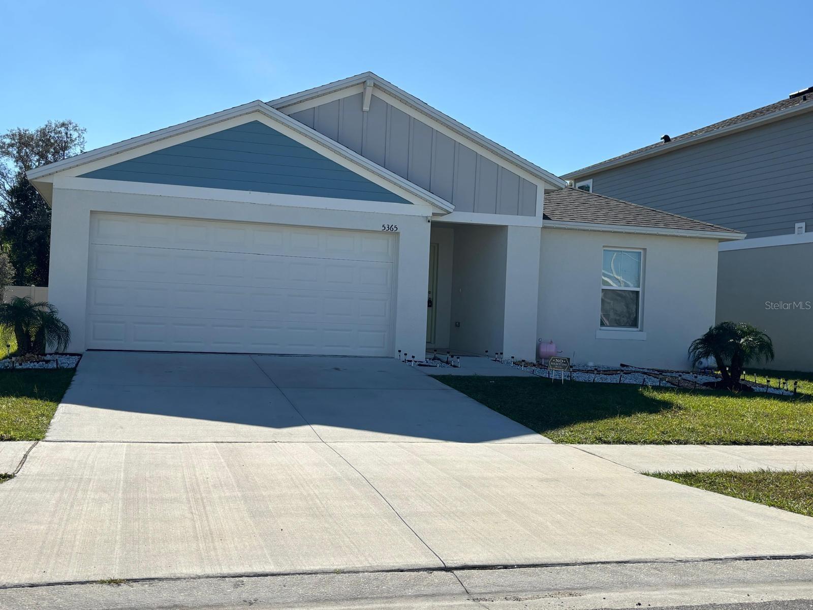 Single Family Residence in HAINES CITY, FL - Daniel Dourado