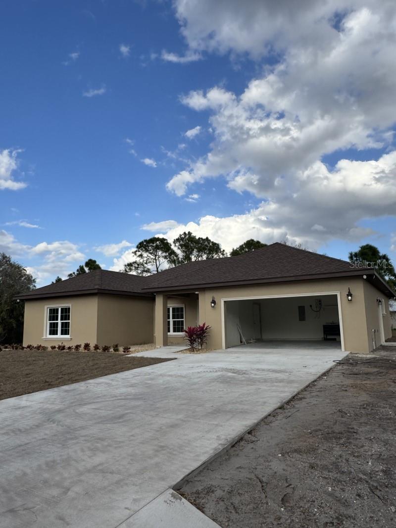 Single Family Residence in OKEECHOBEE, FL - Daniel Dourado