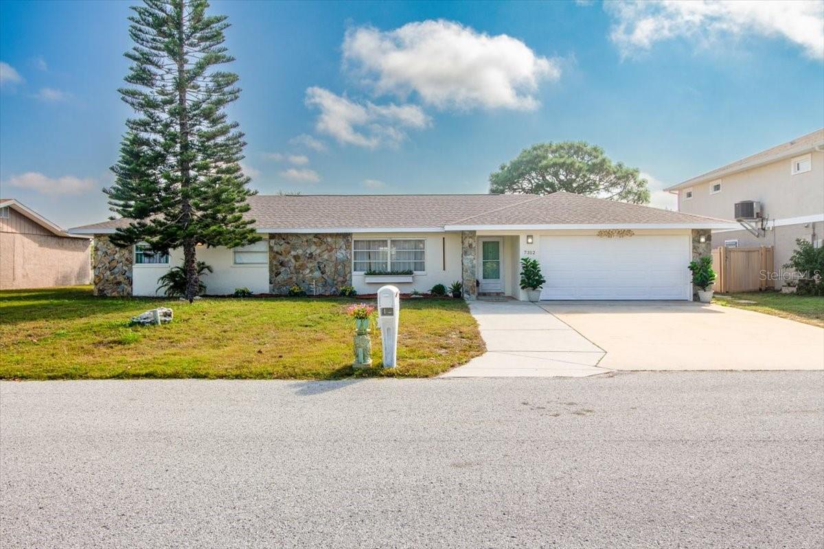 Single Family Residence em HUDSON, FL - Daniel Dourado