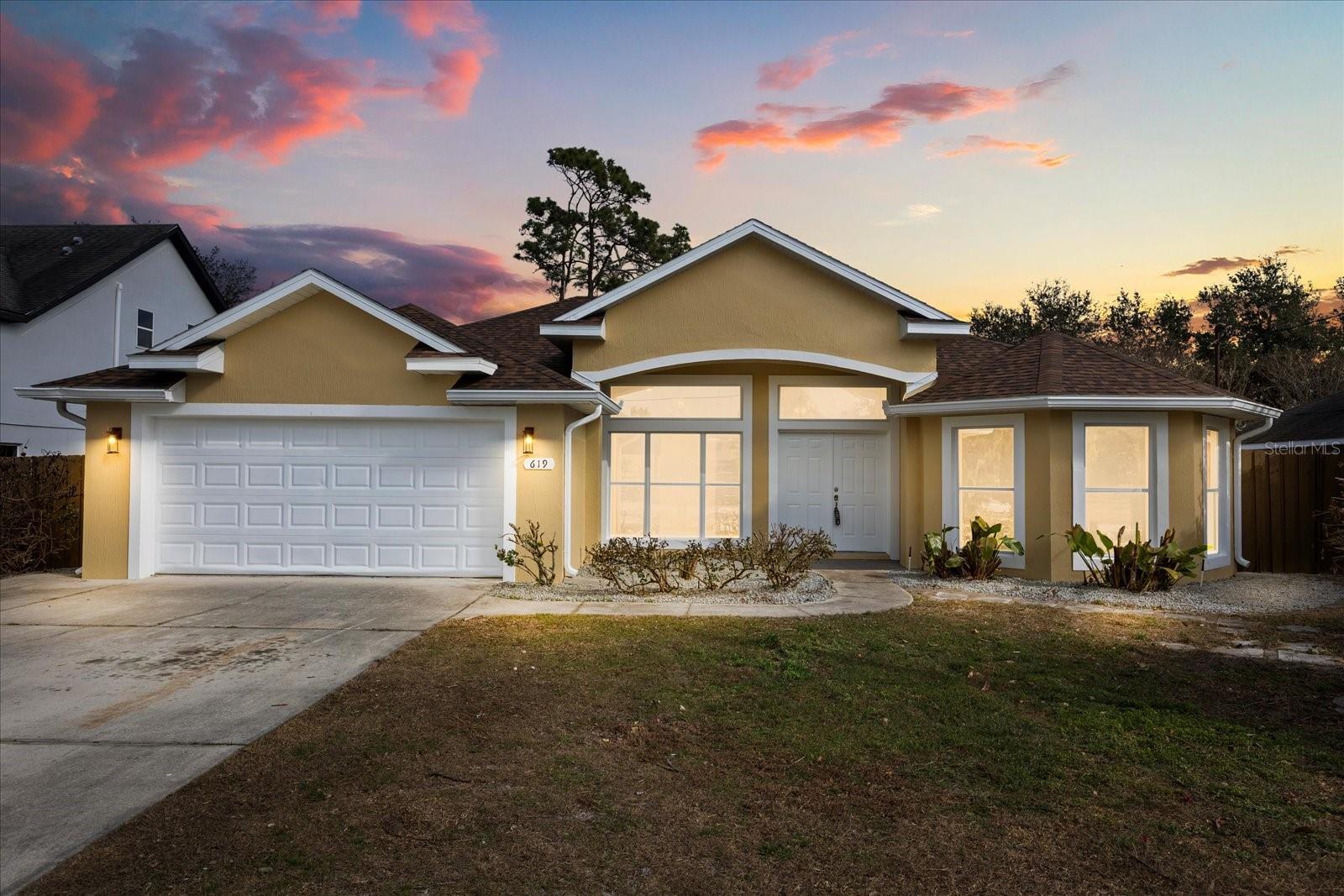 Single Family Residence in DELAND, FL - Daniel Dourado