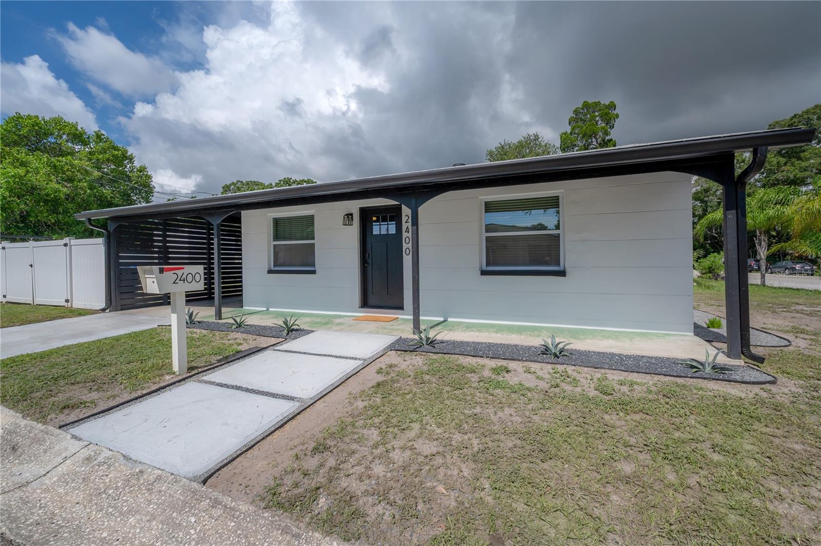 Single Family Residence em ST PETERSBURG, FL - Daniel Dourado