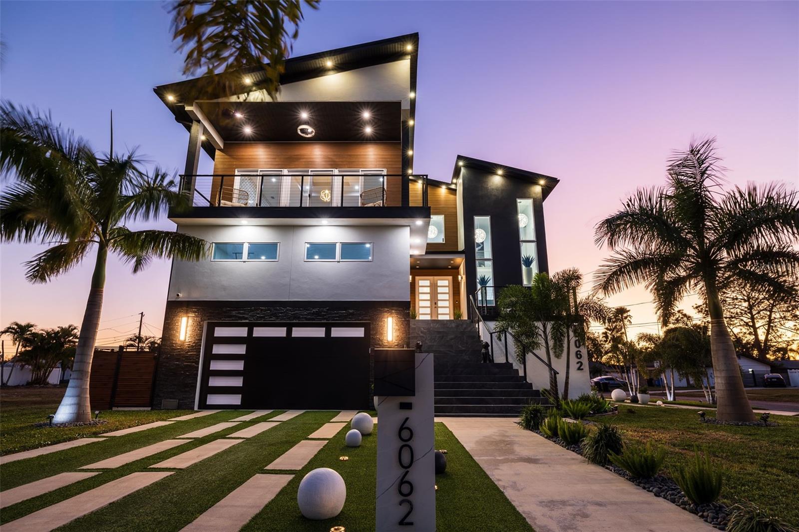 Single Family Residence em ST PETERSBURG, FL - Daniel Dourado