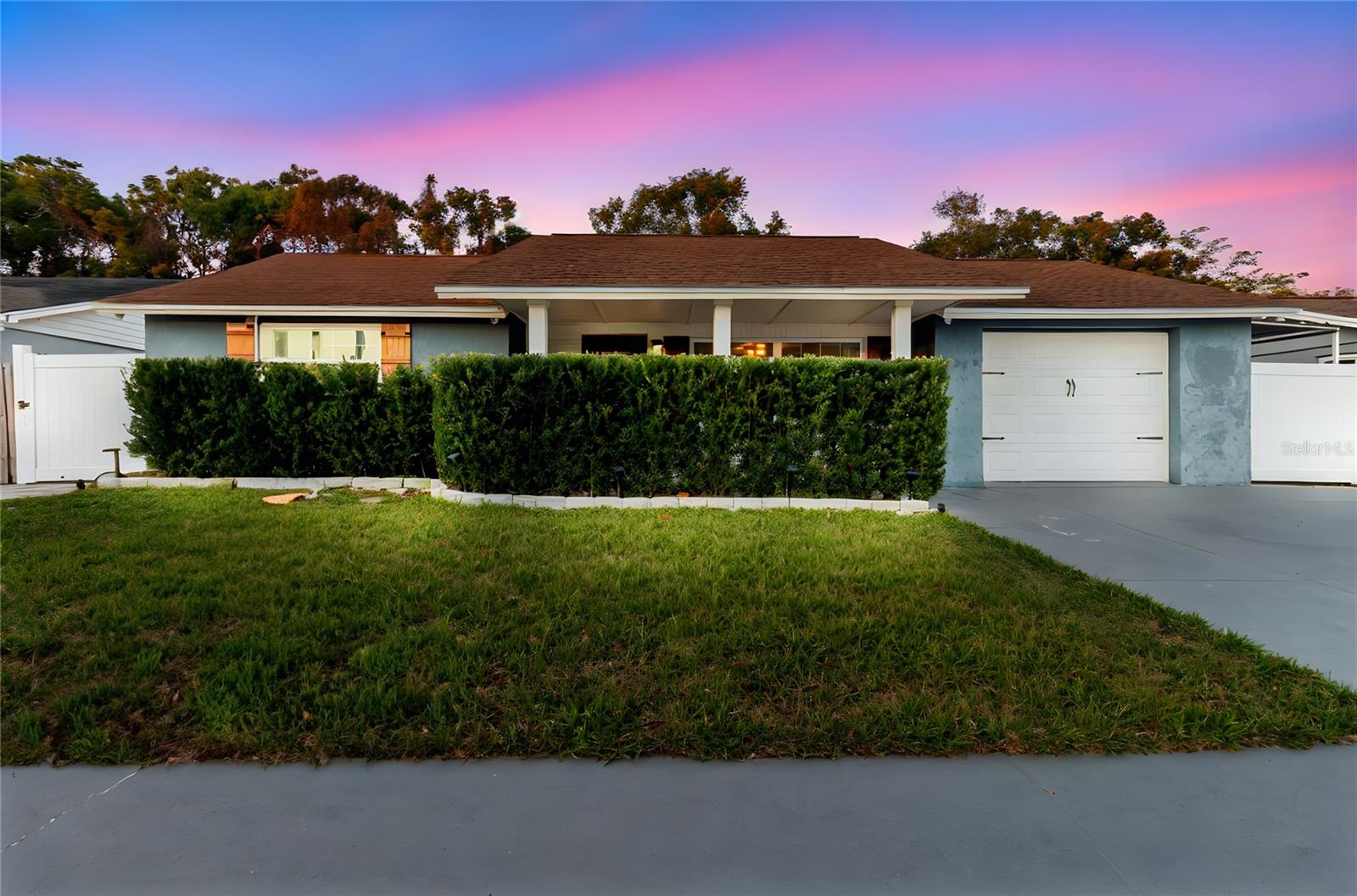 Single Family Residence in NEW PORT RICHEY, FL - Daniel Dourado